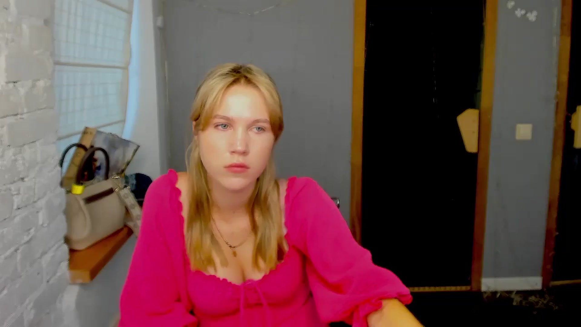 Gallery image thumbnail from Kate_Lewiss's myfreecams stream on, 09/03/2024, 07:22 image 6 of 20