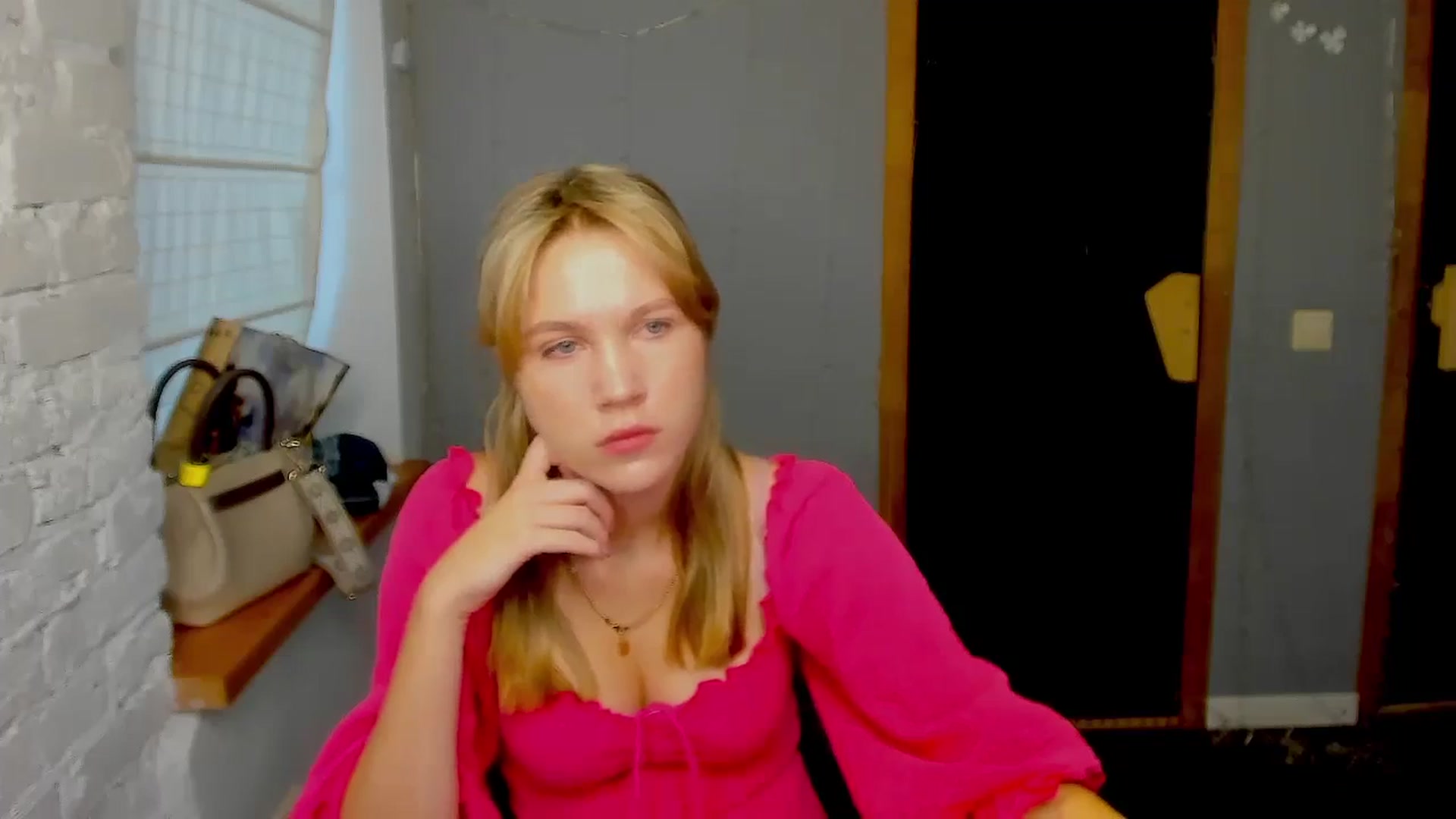Gallery image thumbnail from Kate_Lewiss's myfreecams stream on, 09/03/2024, 07:22 image 5 of 20