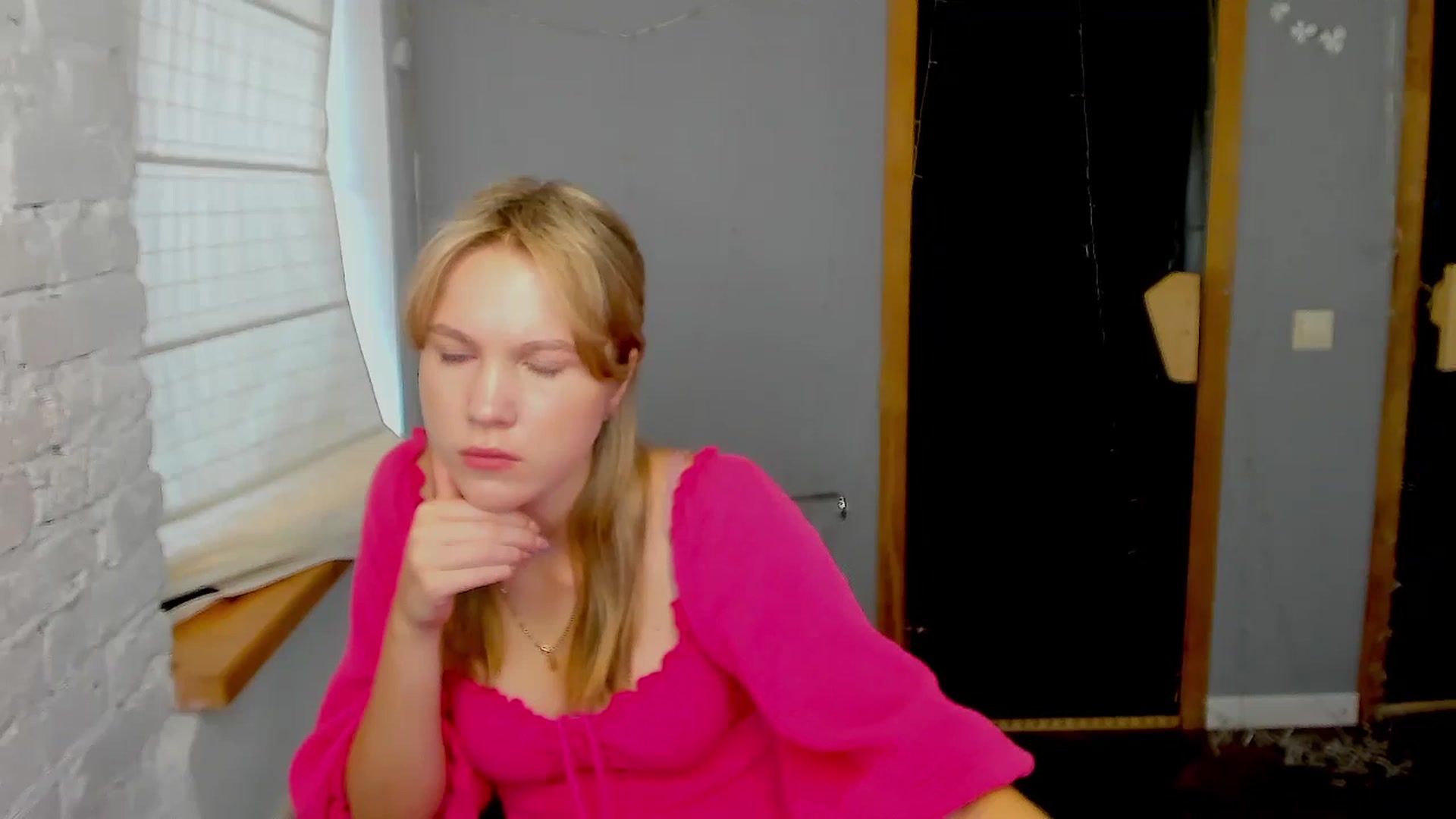 Gallery image thumbnail from Kate_Lewiss's myfreecams stream on, 09/03/2024, 07:22 image 16 of 20