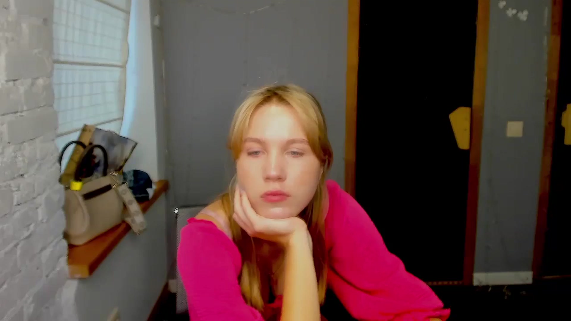 Gallery image thumbnail from Kate_Lewiss's myfreecams stream on, 09/03/2024, 07:22 image 9 of 20