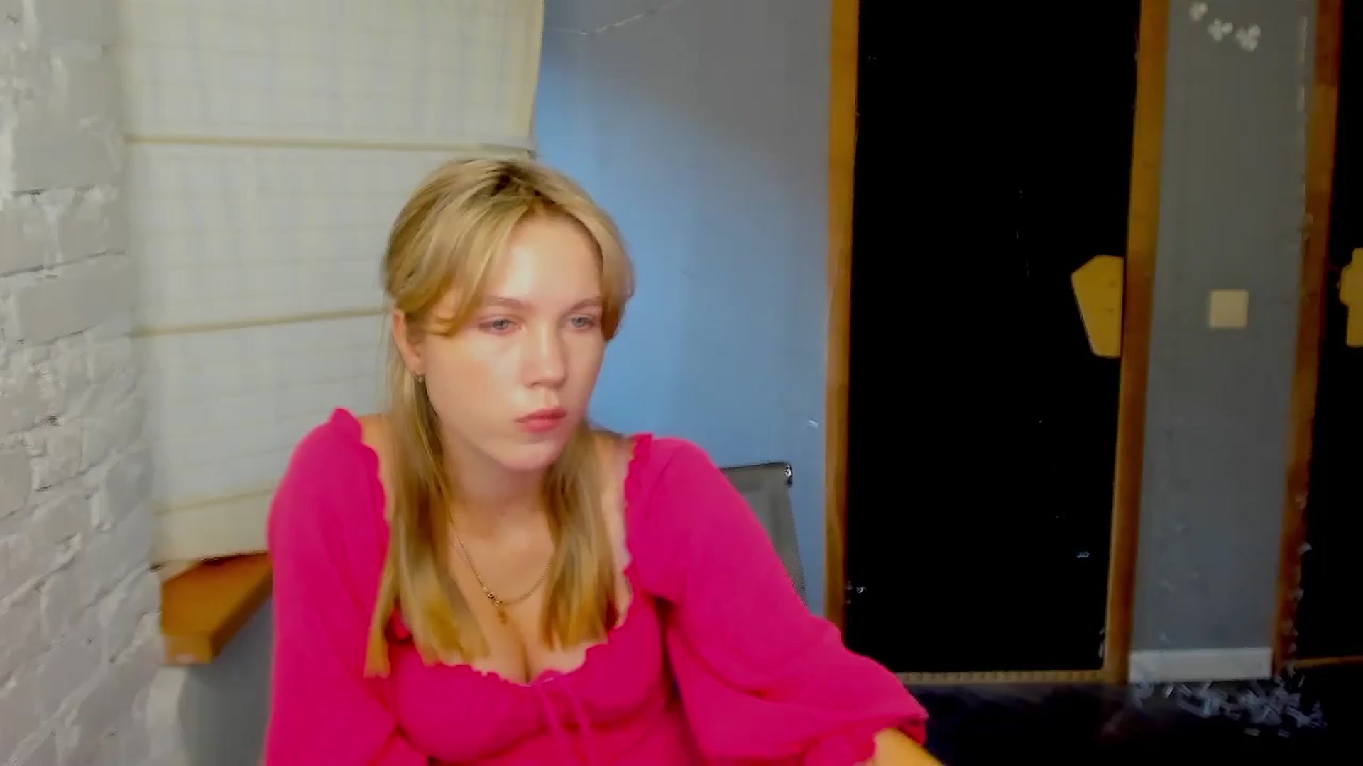 Gallery image thumbnail from Kate_Lewiss's myfreecams stream on, 09/03/2024, 07:22 image 10 of 20