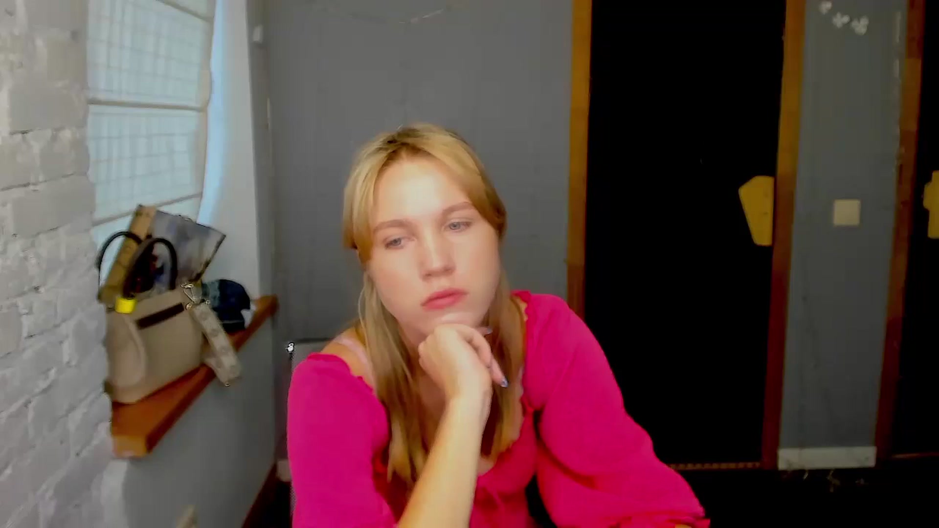 Gallery image thumbnail from Kate_Lewiss's myfreecams stream on, 09/03/2024, 07:22 image 8 of 20