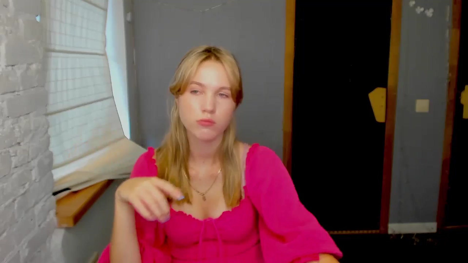 Gallery image thumbnail from Kate_Lewiss's myfreecams stream on, 09/03/2024, 08:13 image 19 of 20