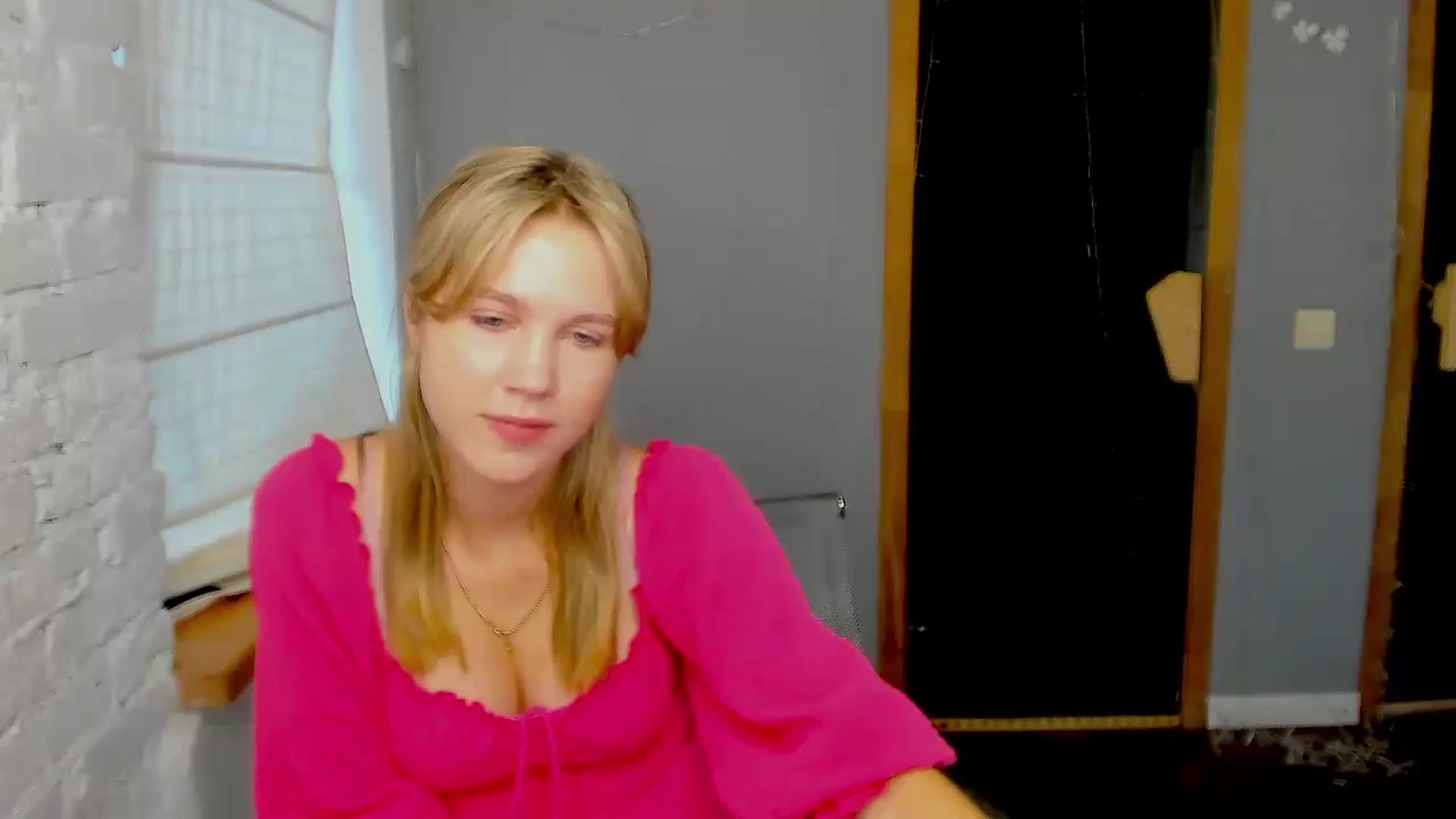 Gallery image thumbnail from Kate_Lewiss's myfreecams stream on, 09/03/2024, 08:13 image 10 of 20