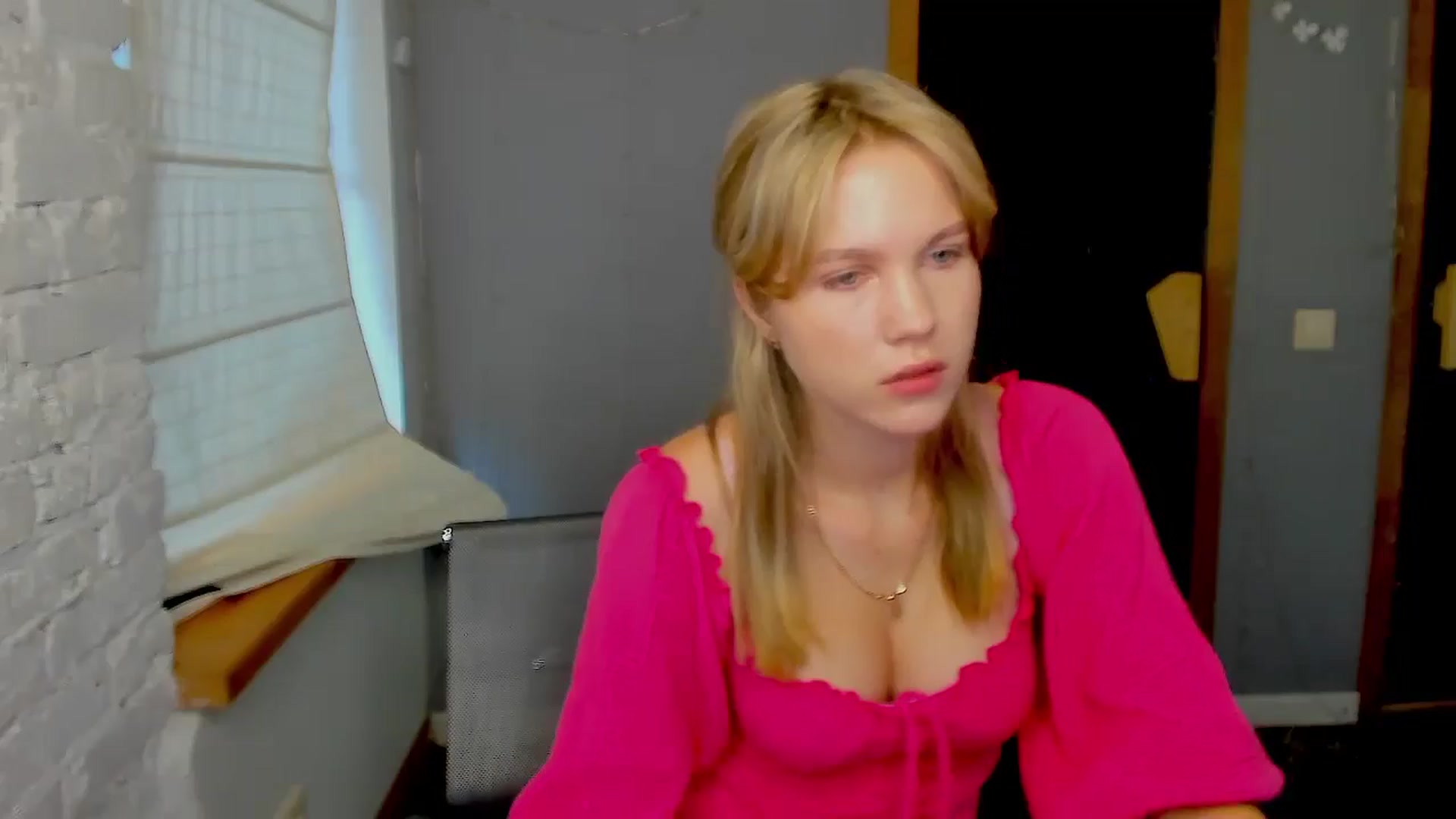 Gallery image thumbnail from Kate_Lewiss's myfreecams stream on, 09/03/2024, 08:13 image 3 of 20