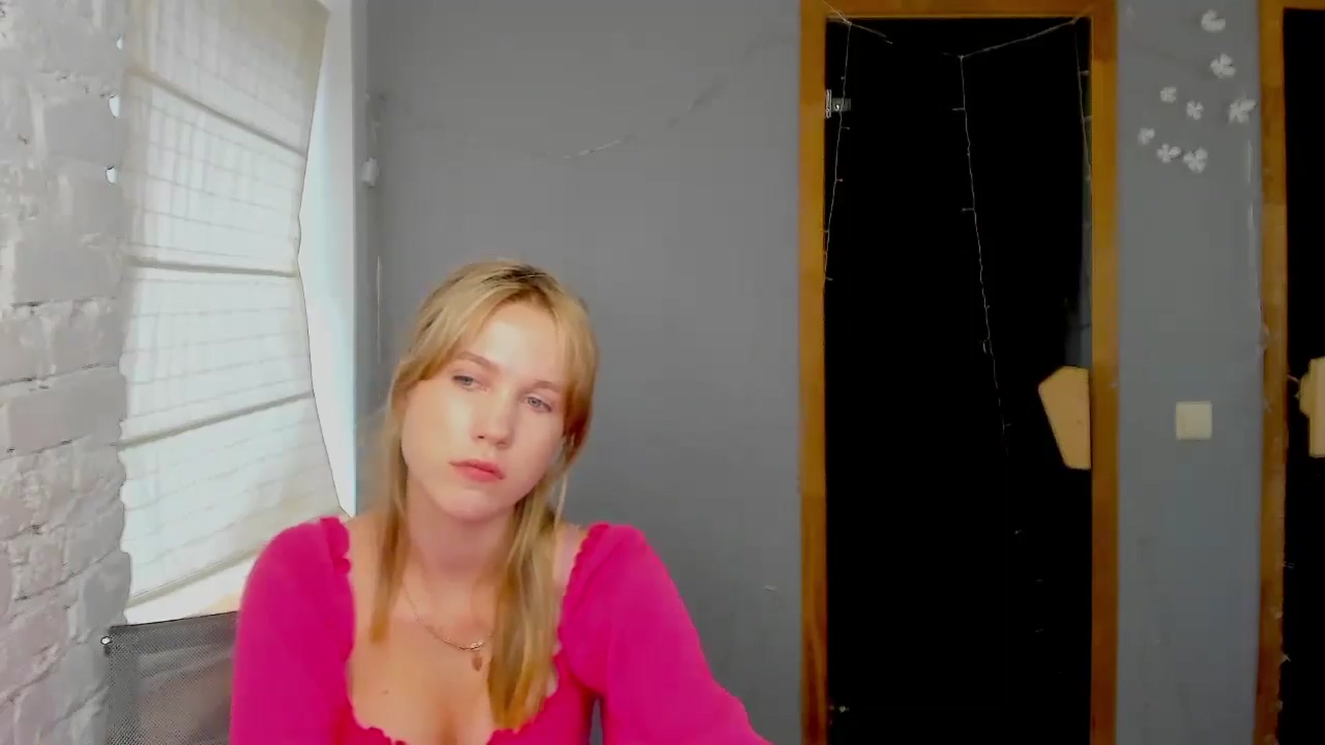 Gallery image thumbnail from Kate_Lewiss's myfreecams stream on, 09/03/2024, 08:45 image 10 of 20