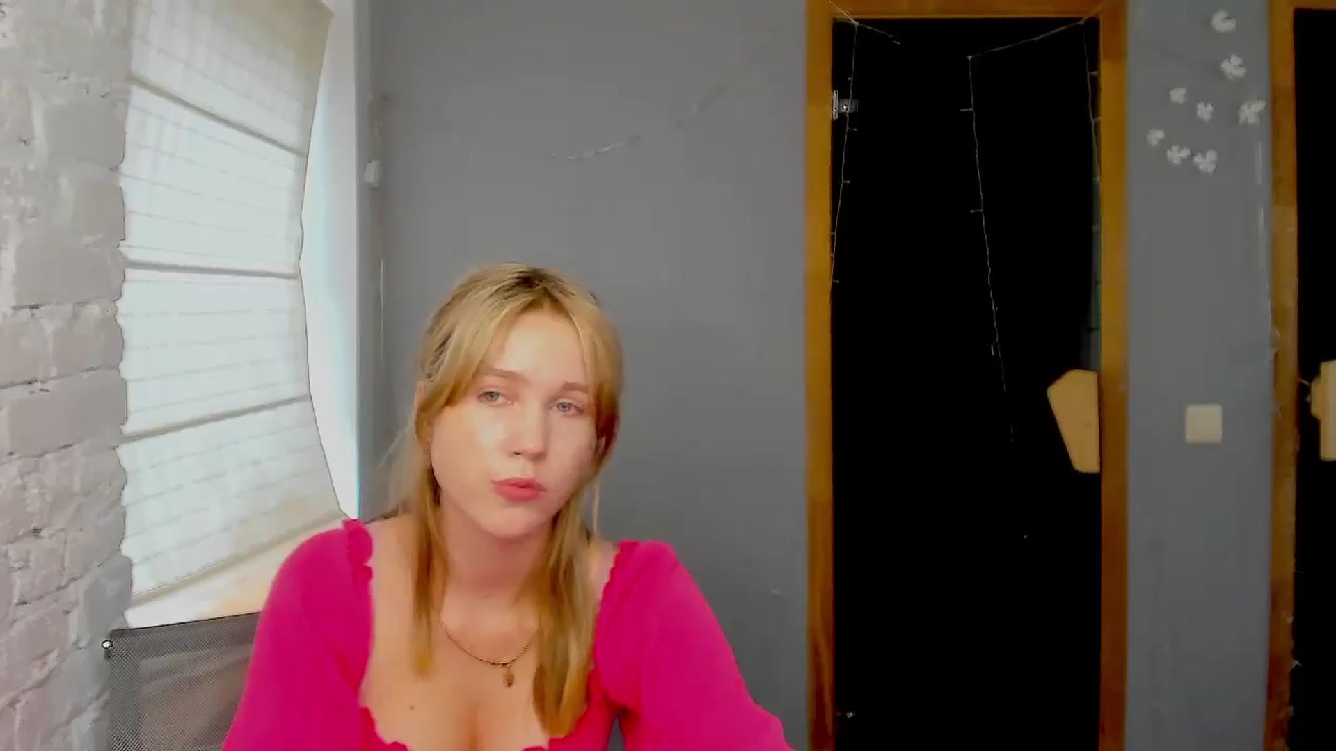 Gallery image thumbnail from Kate_Lewiss's myfreecams stream on, 09/03/2024, 08:45 image 15 of 20