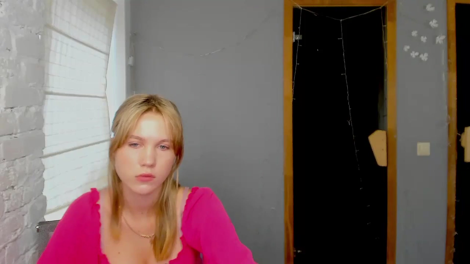 Gallery image thumbnail from Kate_Lewiss's myfreecams stream on, 09/03/2024, 08:45 image 19 of 20