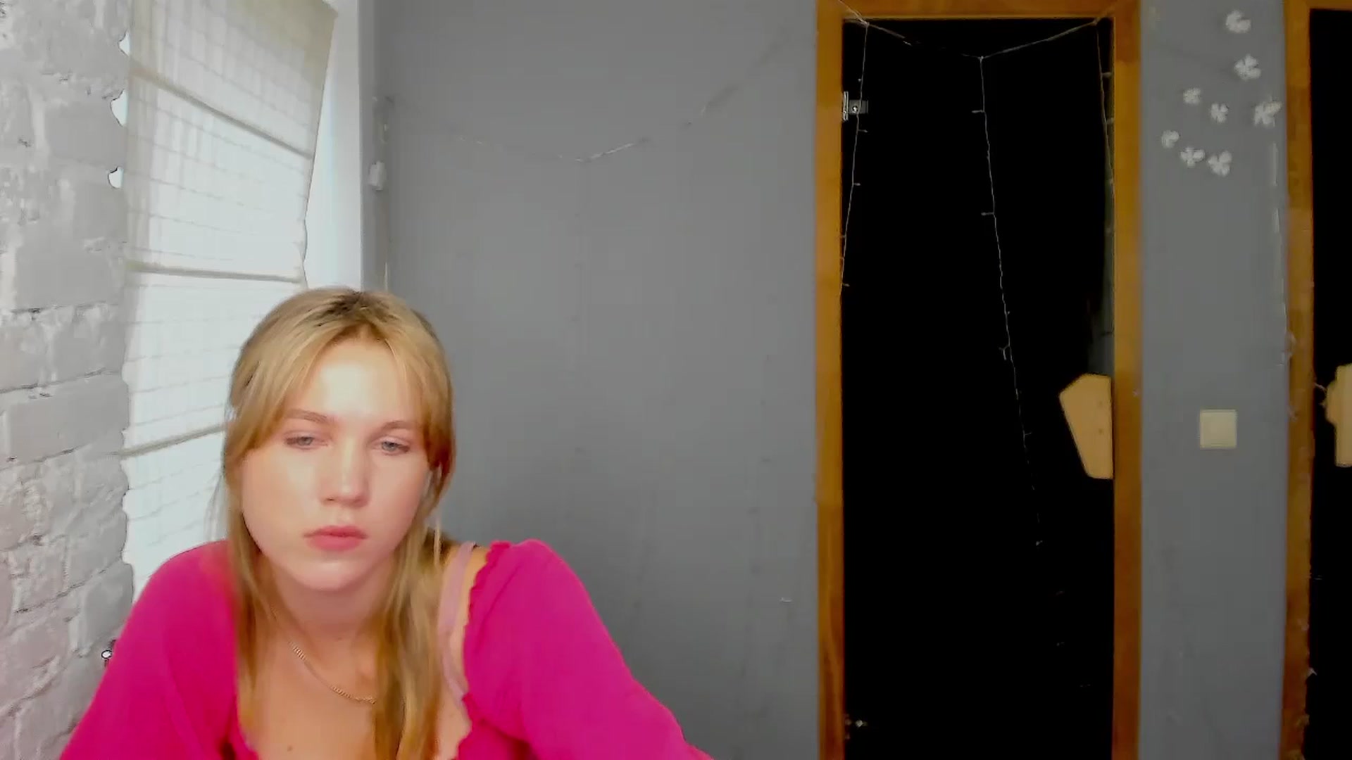 Gallery image thumbnail from Kate_Lewiss's myfreecams stream on, 09/03/2024, 08:45 image 12 of 20