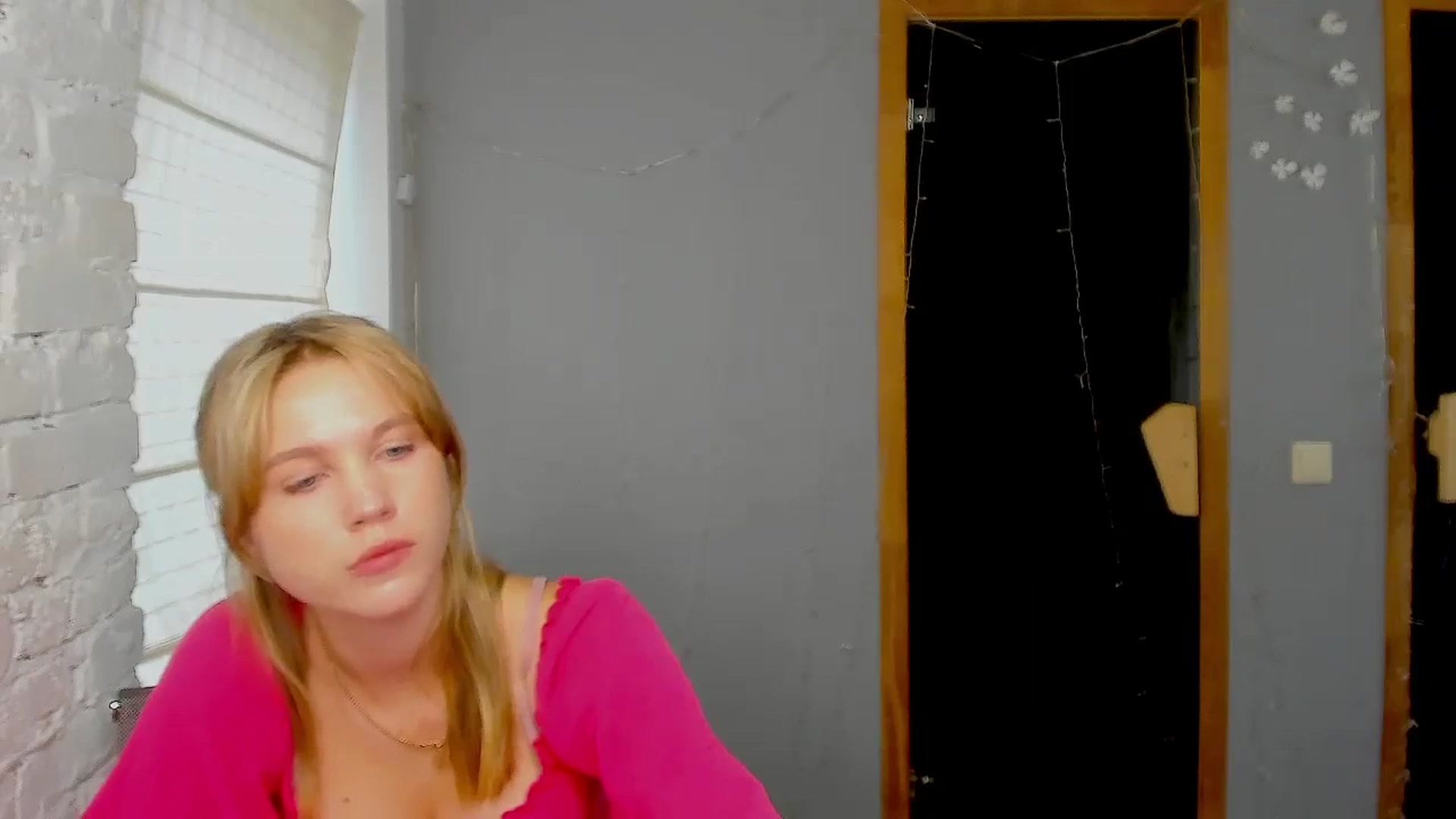 Gallery image thumbnail from Kate_Lewiss's myfreecams stream on, 09/03/2024, 08:45 image 11 of 20