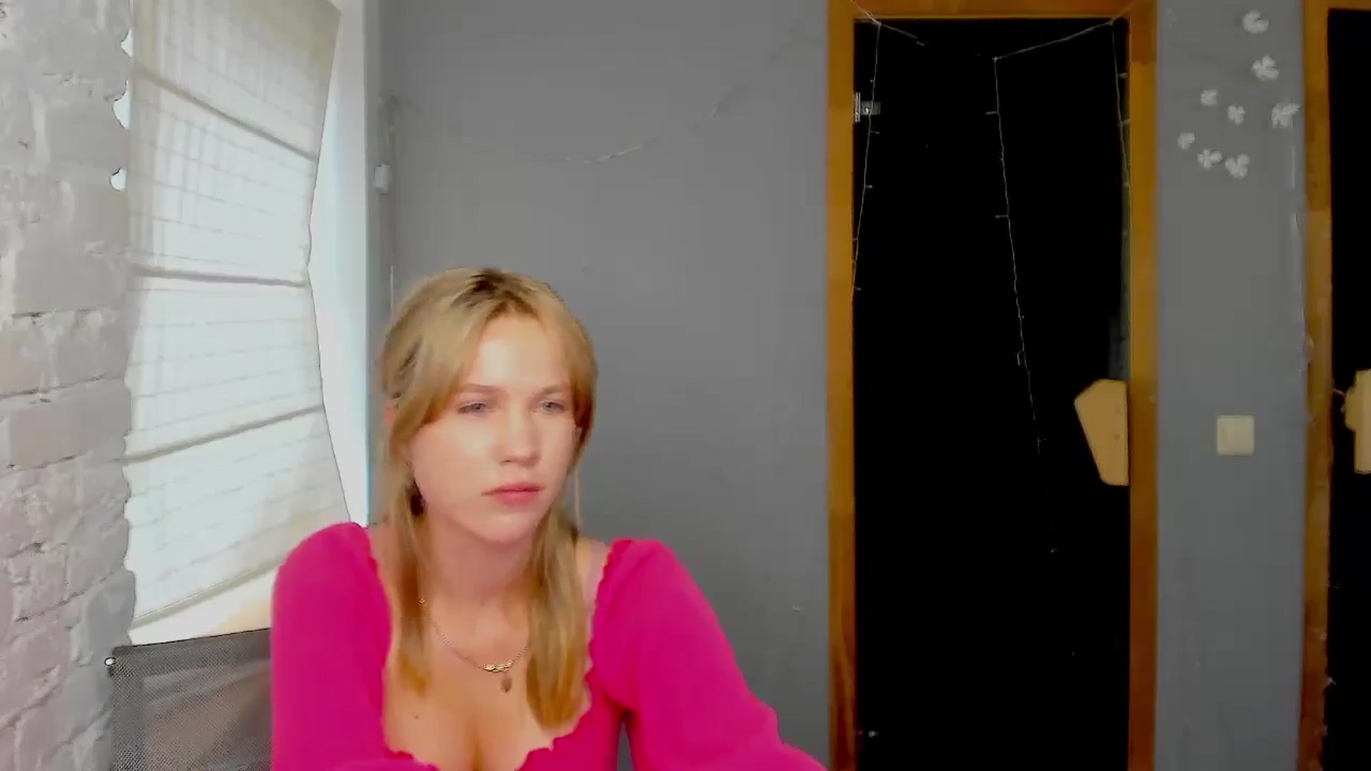 Gallery image thumbnail from Kate_Lewiss's myfreecams stream on, 09/03/2024, 08:45 image 17 of 20