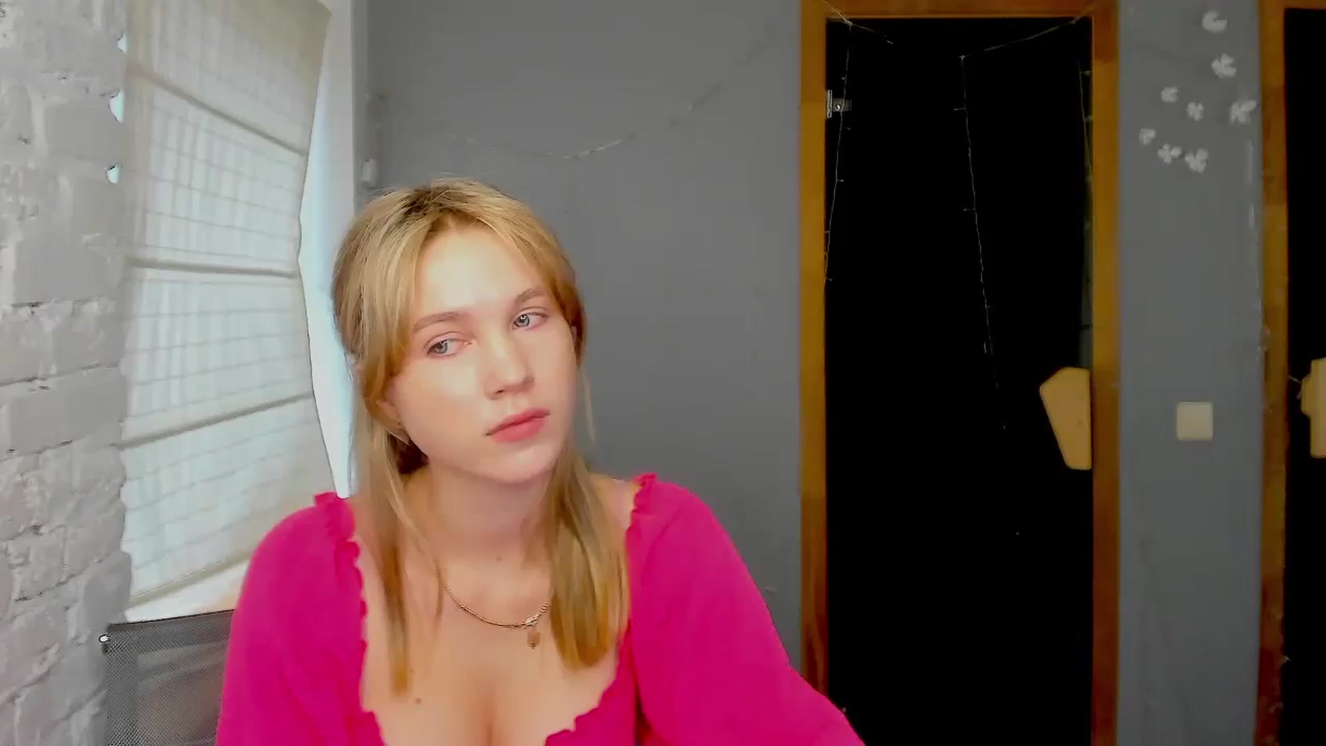 Gallery image thumbnail from Kate_Lewiss's myfreecams stream on, 09/03/2024, 08:45 image 6 of 20