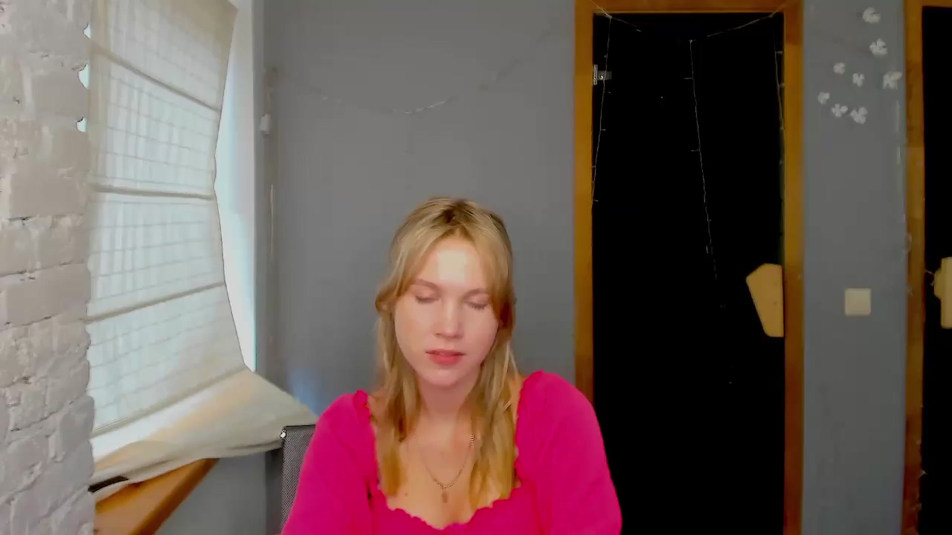 Gallery image thumbnail from Kate_Lewiss's myfreecams stream on, 09/03/2024, 11:06 image 9 of 20
