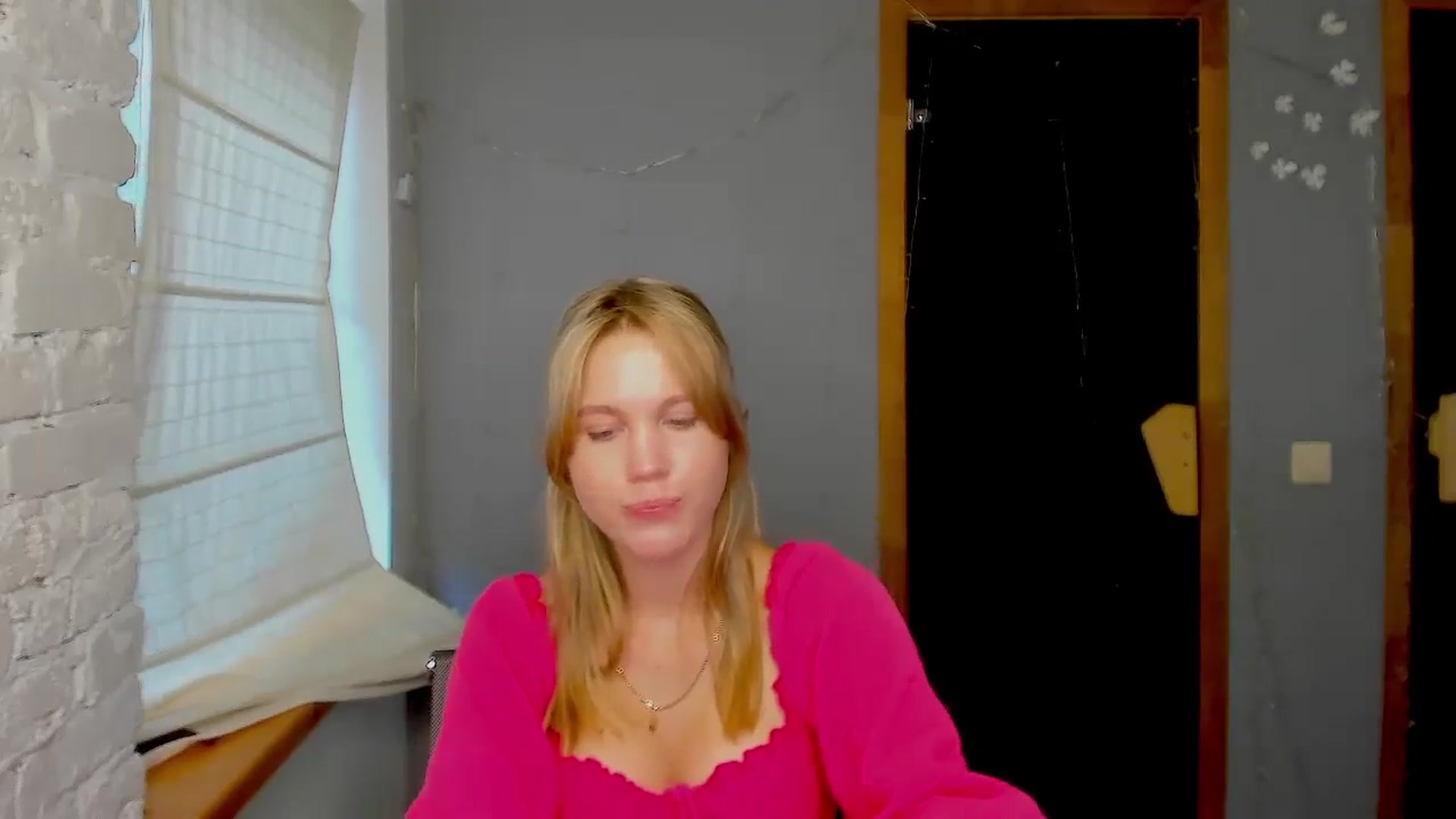 Gallery image thumbnail from Kate_Lewiss's myfreecams stream on, 09/03/2024, 11:06 image 12 of 20