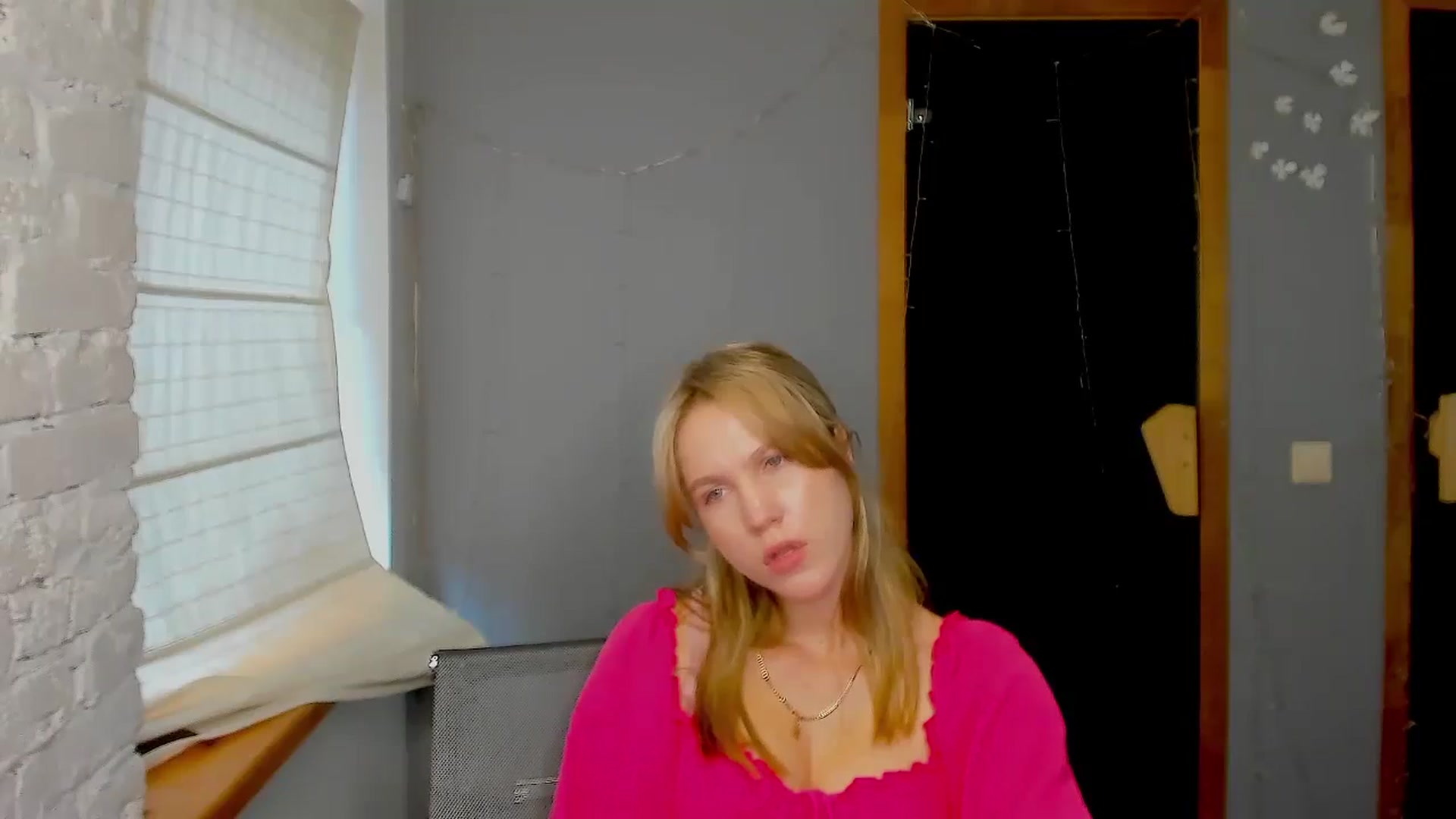 Gallery image thumbnail from Kate_Lewiss's myfreecams stream on, 09/03/2024, 11:06 image 14 of 20