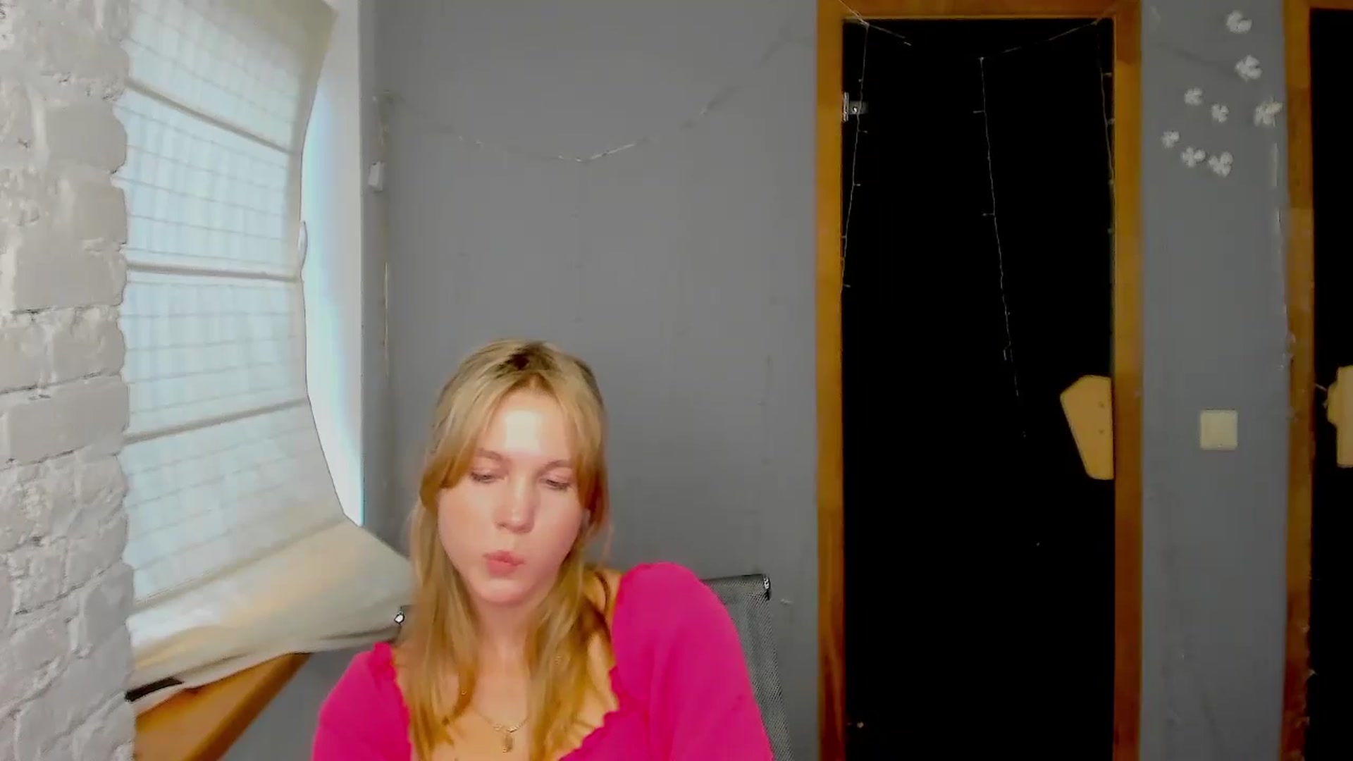 Gallery image thumbnail from Kate_Lewiss's myfreecams stream on, 09/03/2024, 11:06 image 13 of 20
