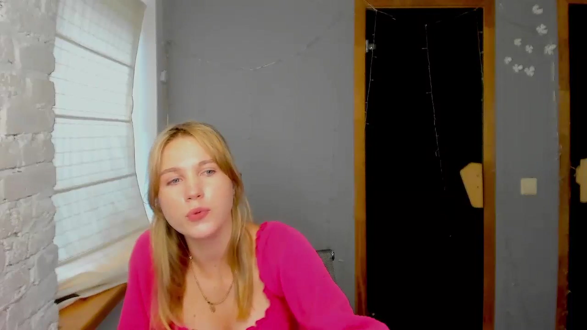 Gallery image thumbnail from Kate_Lewiss's myfreecams stream on, 09/03/2024, 11:06 image 11 of 20