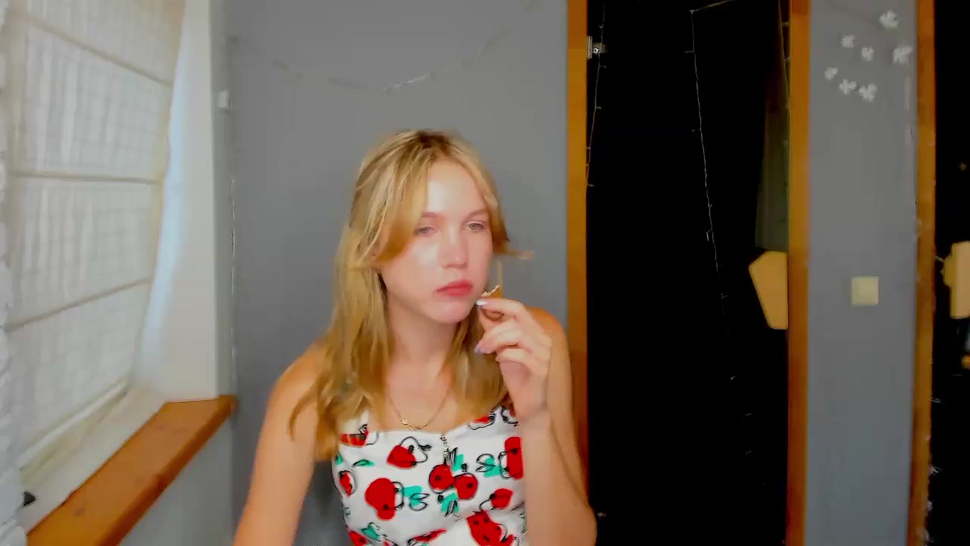 Gallery image thumbnail from Kate_Lewiss's myfreecams stream on, 09/05/2024, 07:36 image 16 of 20