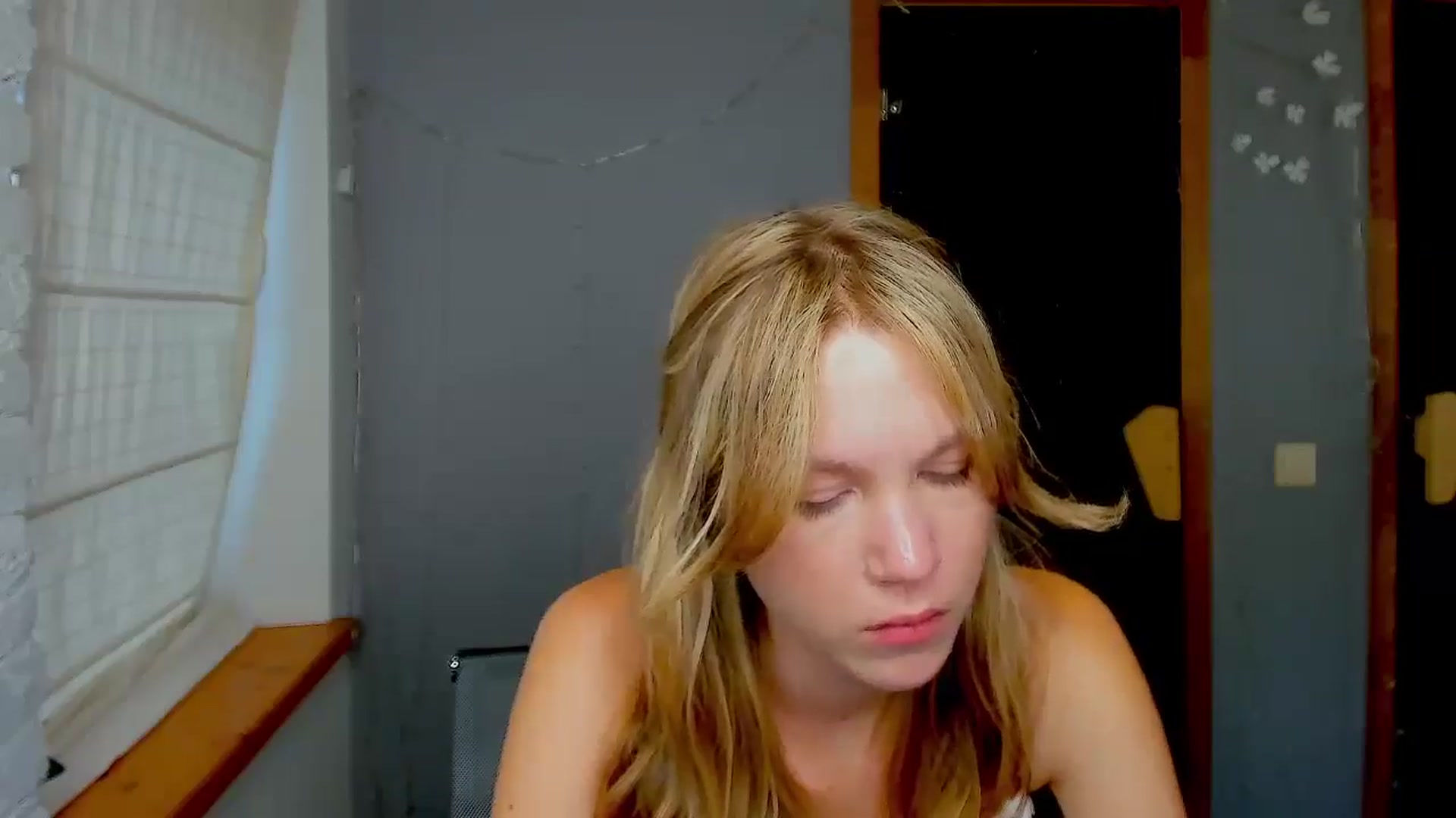 Gallery image thumbnail from Kate_Lewiss's myfreecams stream on, 09/05/2024, 10:07 image 8 of 20