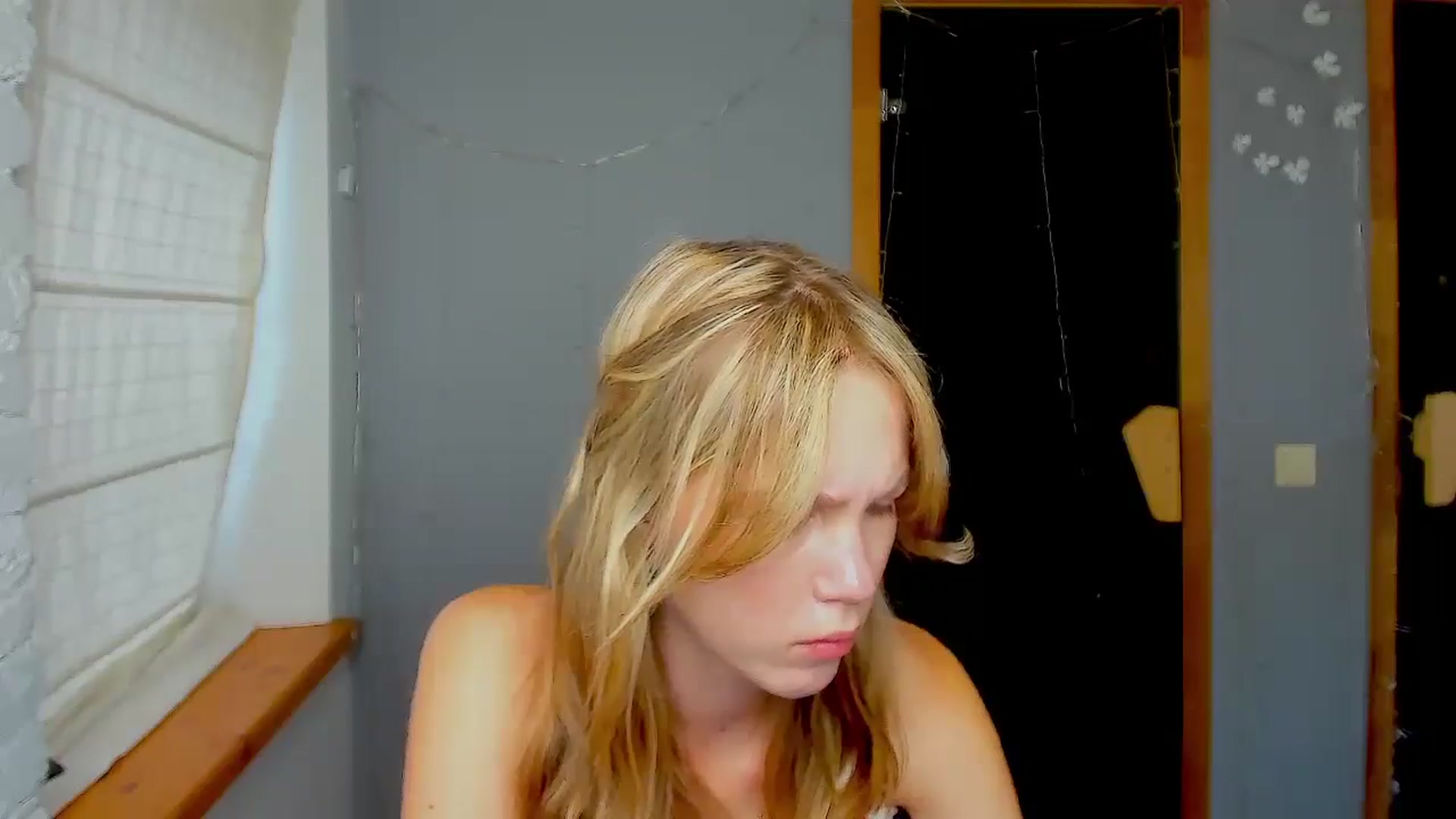 Gallery image thumbnail from Kate_Lewiss's myfreecams stream on, 09/05/2024, 10:07 image 2 of 20