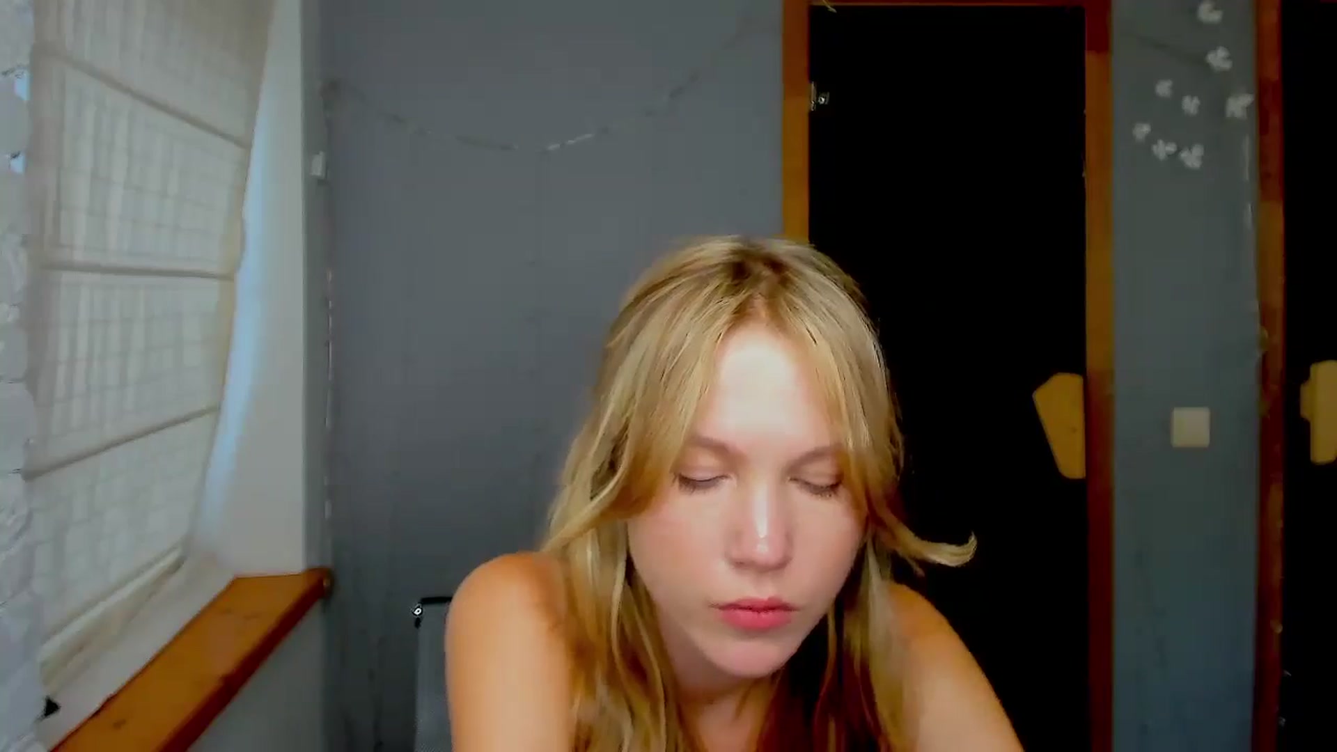 Gallery image thumbnail from Kate_Lewiss's myfreecams stream on, 09/05/2024, 10:07 image 3 of 20