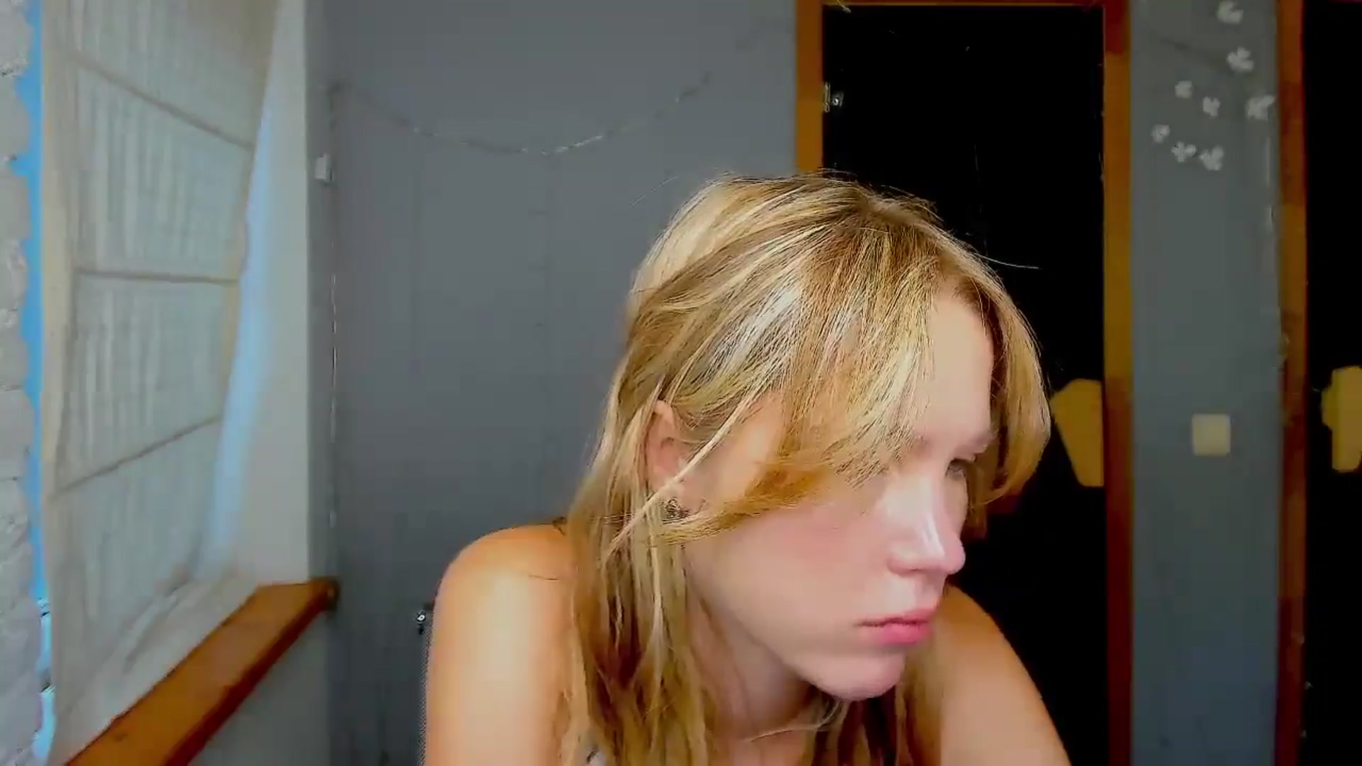 Gallery image thumbnail from Kate_Lewiss's myfreecams stream on, 09/05/2024, 11:04 image 14 of 20