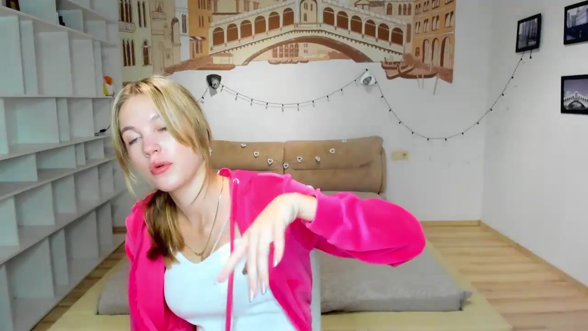 Gallery image thumbnail from Kate_Lewiss's myfreecams stream on, 09/18/2024, 06:07 image 19 of 20