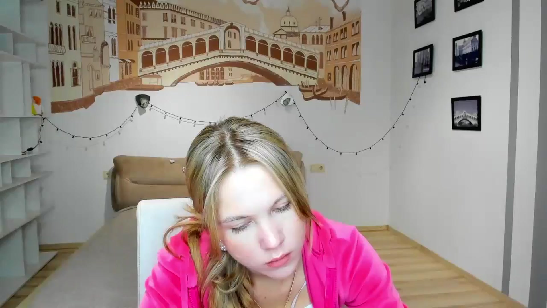 Gallery image thumbnail from Kate_Lewiss's myfreecams stream on, 09/18/2024, 07:40 image 9 of 20
