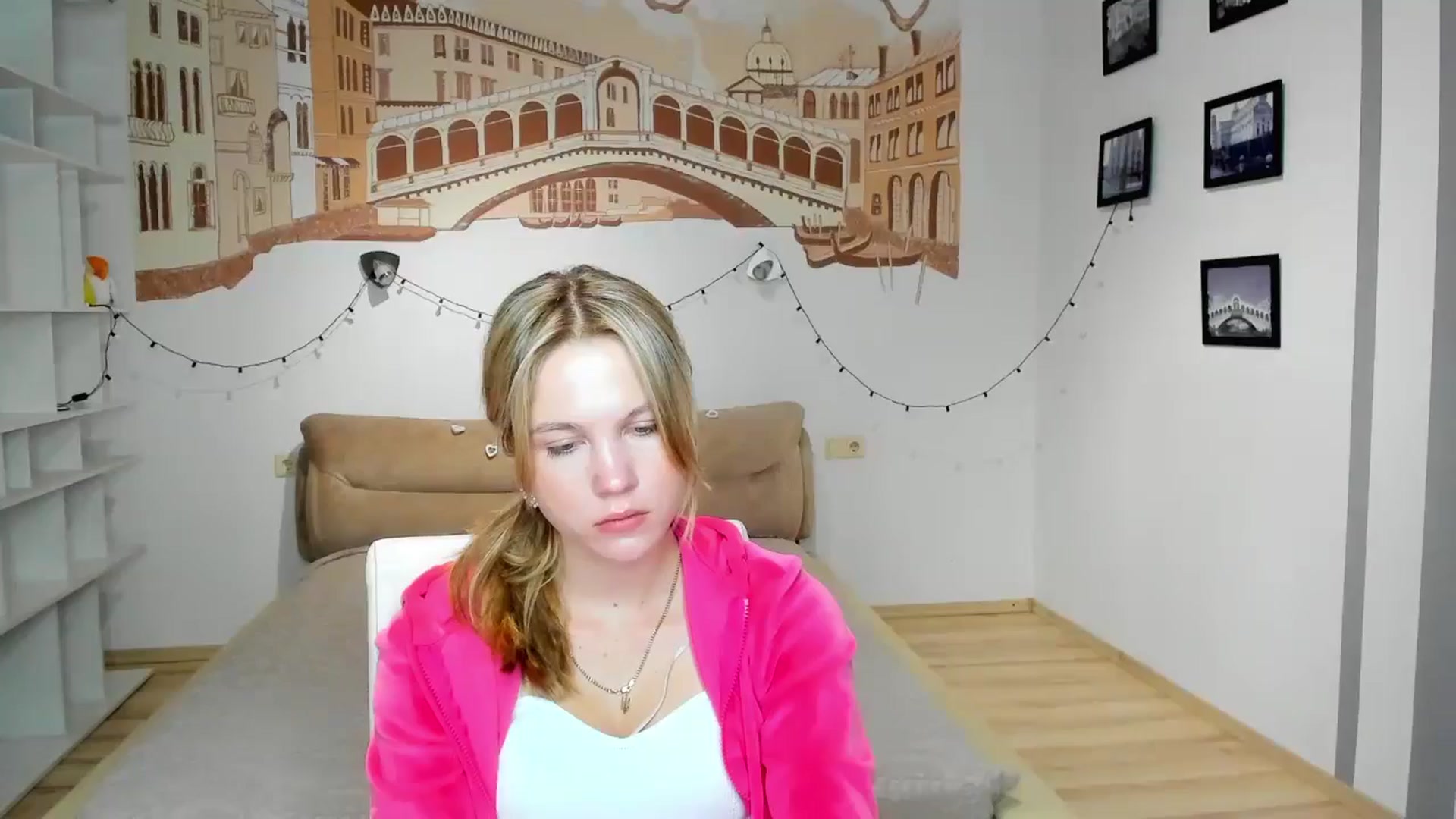 Gallery image thumbnail from Kate_Lewiss's myfreecams stream on, 09/18/2024, 07:40 image 2 of 20