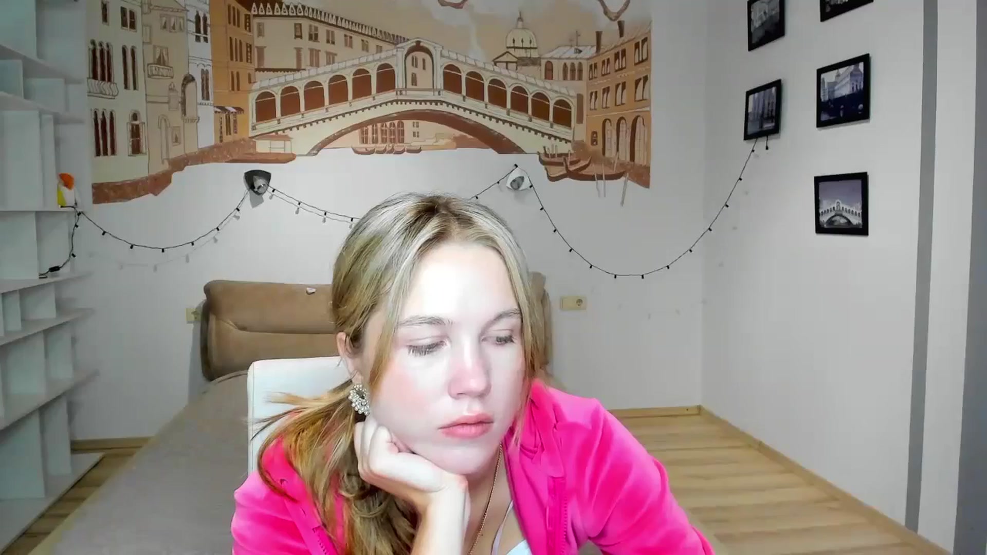 Gallery image thumbnail from Kate_Lewiss's myfreecams stream on, 09/18/2024, 07:40 image 7 of 20