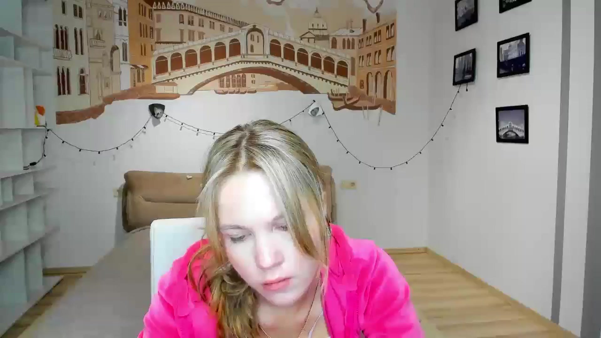 Gallery image thumbnail from Kate_Lewiss's myfreecams stream on, 09/18/2024, 07:40 image 4 of 20