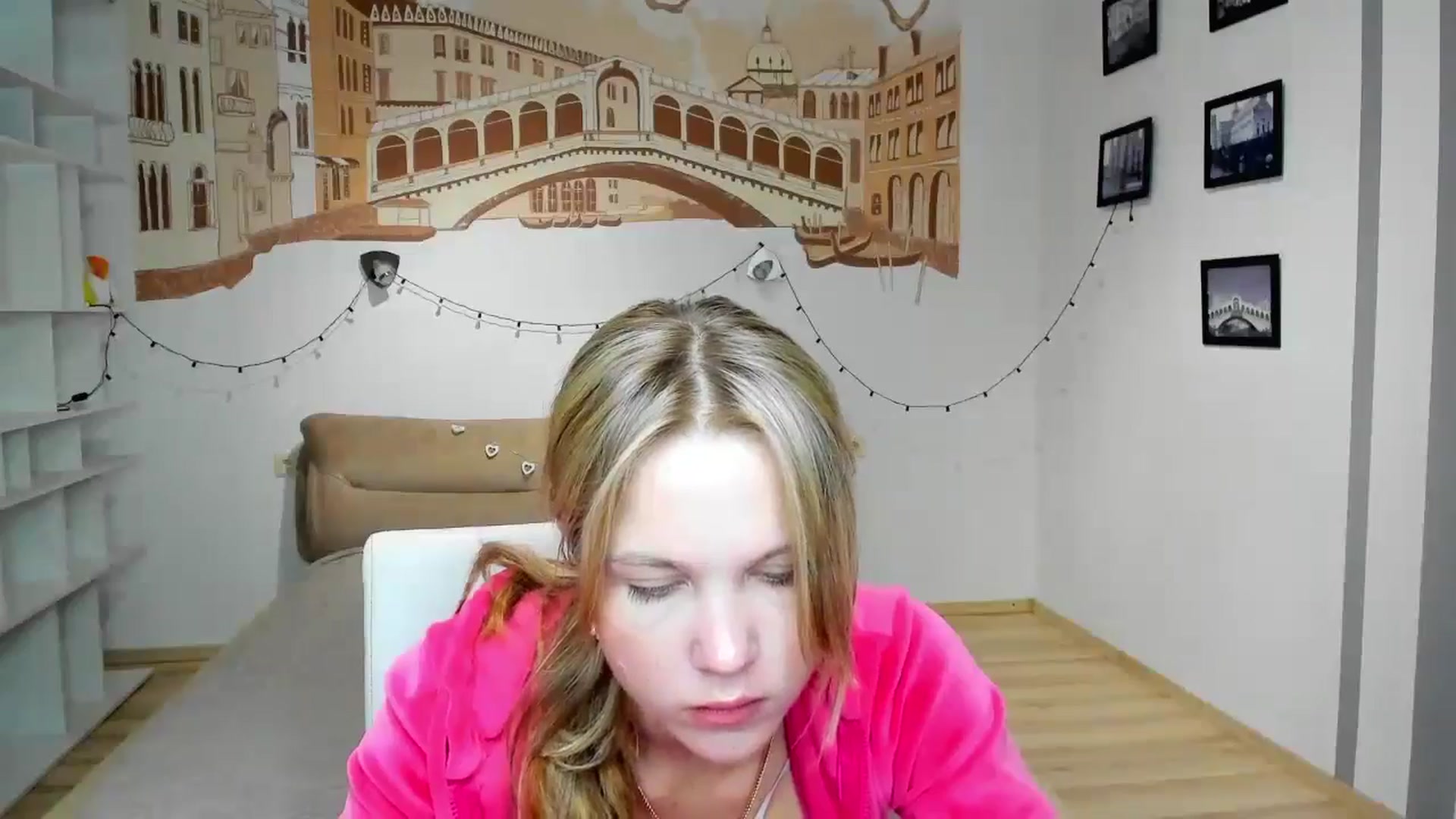 Gallery image thumbnail from Kate_Lewiss's myfreecams stream on, 09/18/2024, 07:40 image 16 of 20