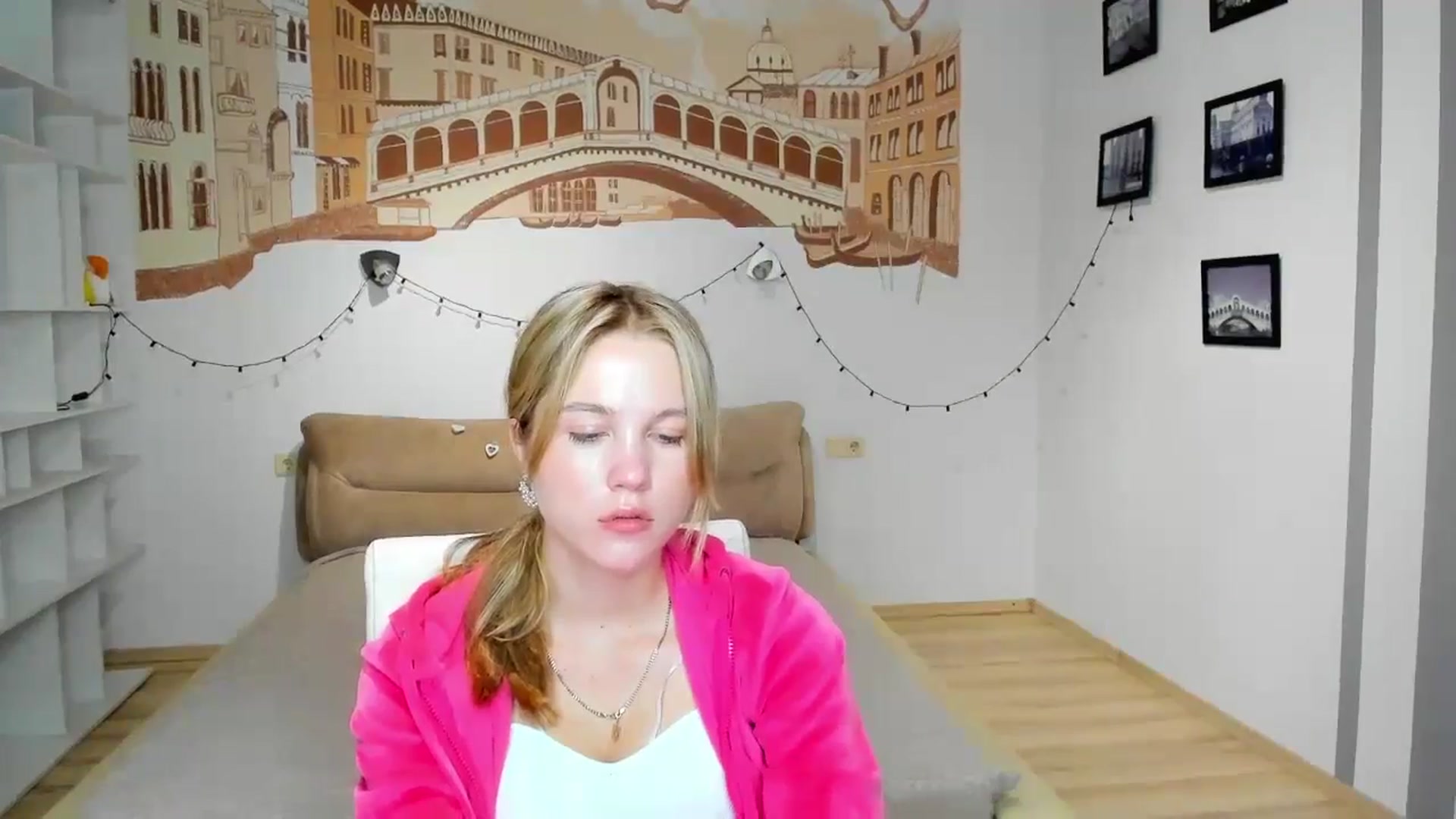 Gallery image thumbnail from Kate_Lewiss's myfreecams stream on, 09/18/2024, 07:40 image 19 of 20