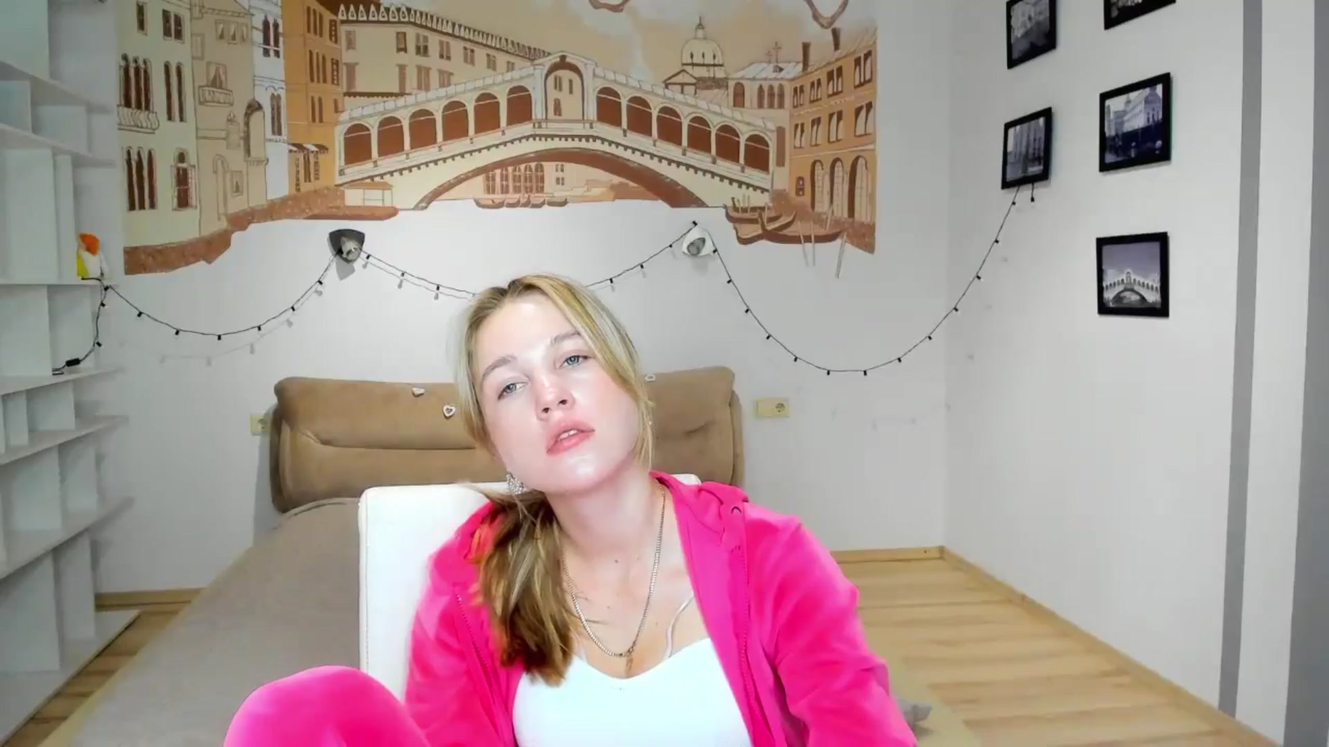 Gallery image thumbnail from Kate_Lewiss's myfreecams stream on, 09/18/2024, 08:26 image 3 of 20
