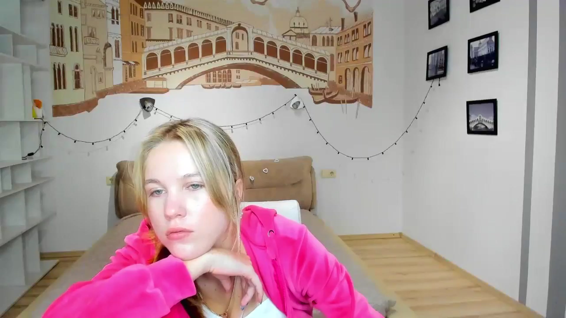 Gallery image thumbnail from Kate_Lewiss's myfreecams stream on, 09/18/2024, 08:26 image 4 of 20