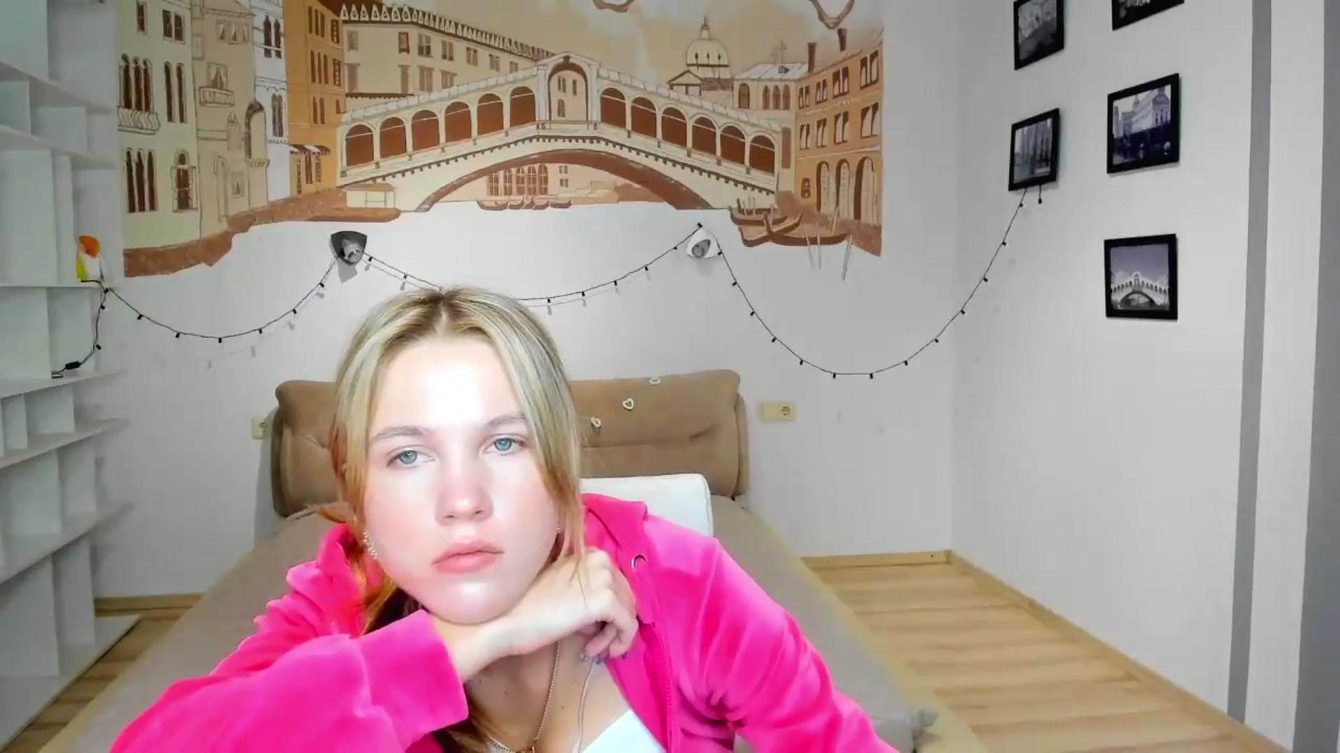 Gallery image thumbnail from Kate_Lewiss's myfreecams stream on, 09/18/2024, 08:26 image 5 of 20