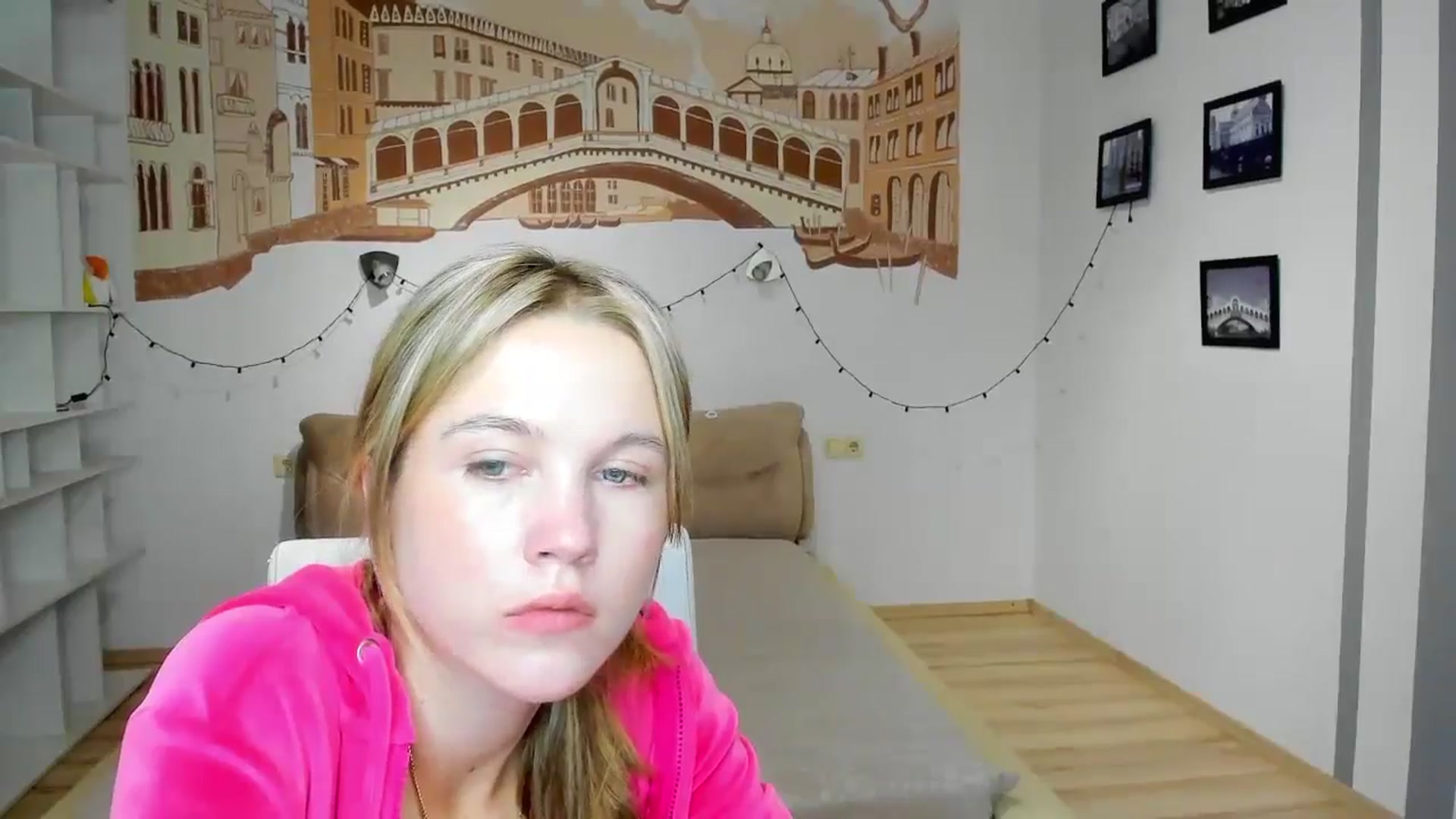 Gallery image thumbnail from Kate_Lewiss's myfreecams stream on, 09/18/2024, 11:03 image 3 of 20