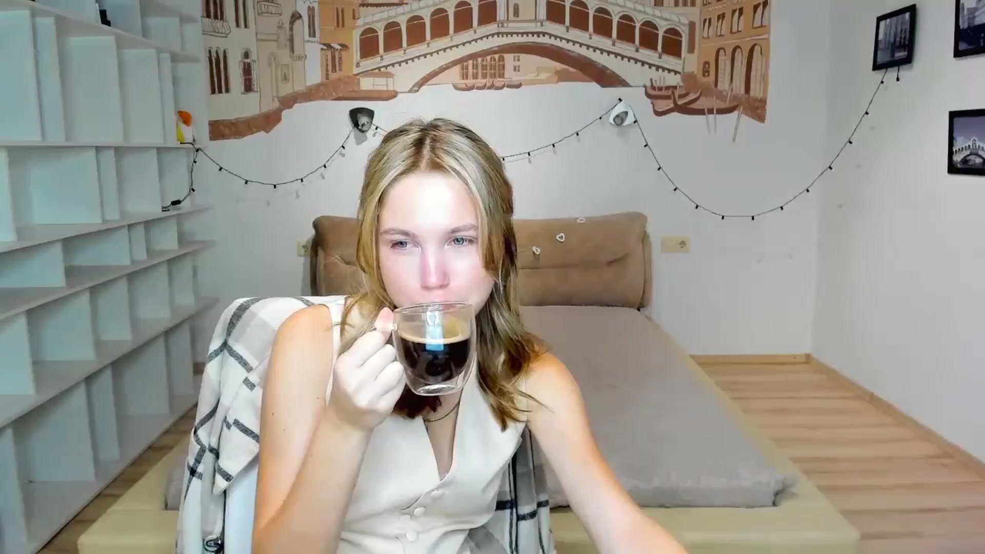 Gallery image thumbnail from Kate_Lewiss's myfreecams stream on, 09/19/2024, 06:26 image 1 of 20
