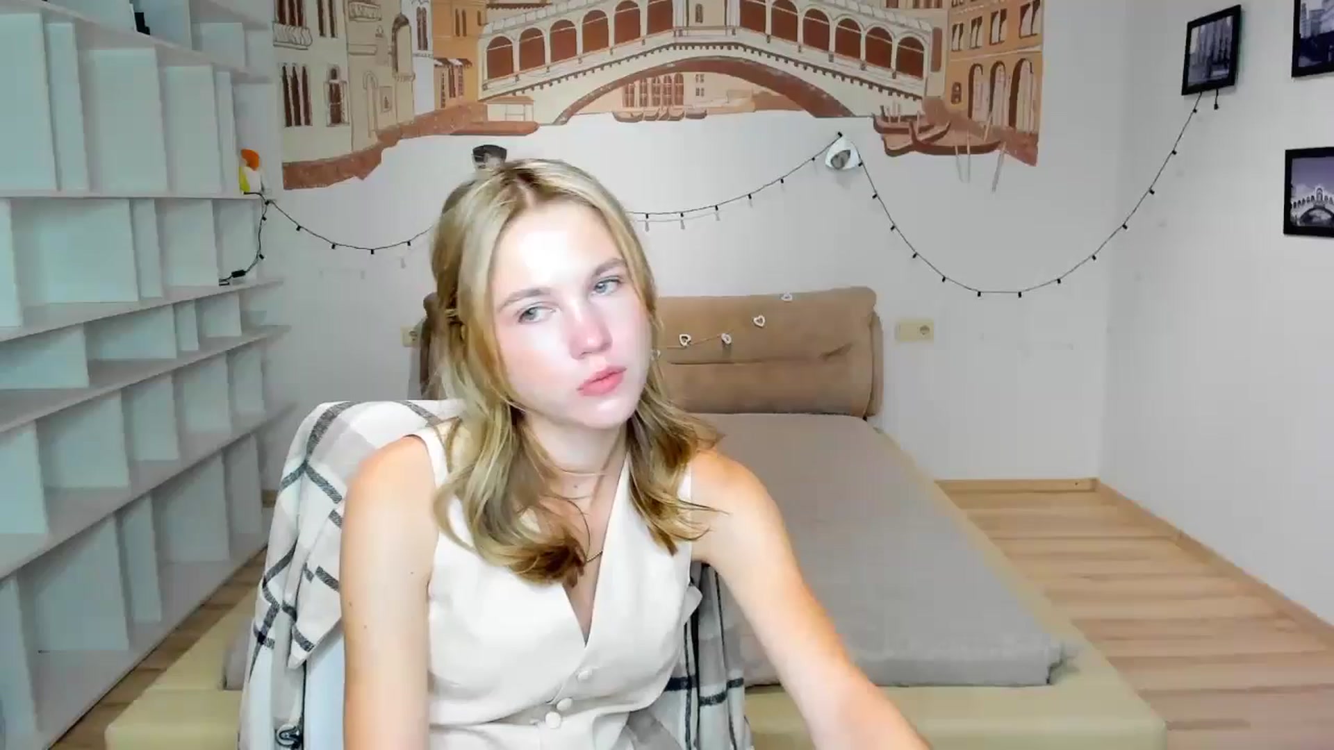 Gallery image thumbnail from Kate_Lewiss's myfreecams stream on, 09/19/2024, 06:26 image 5 of 20
