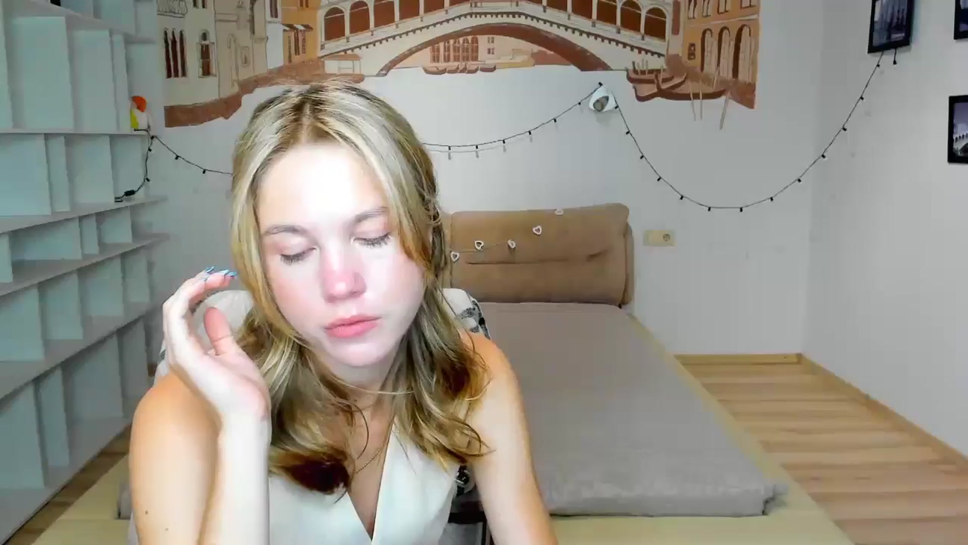 Gallery image thumbnail from Kate_Lewiss's myfreecams stream on, 09/19/2024, 06:26 image 12 of 20