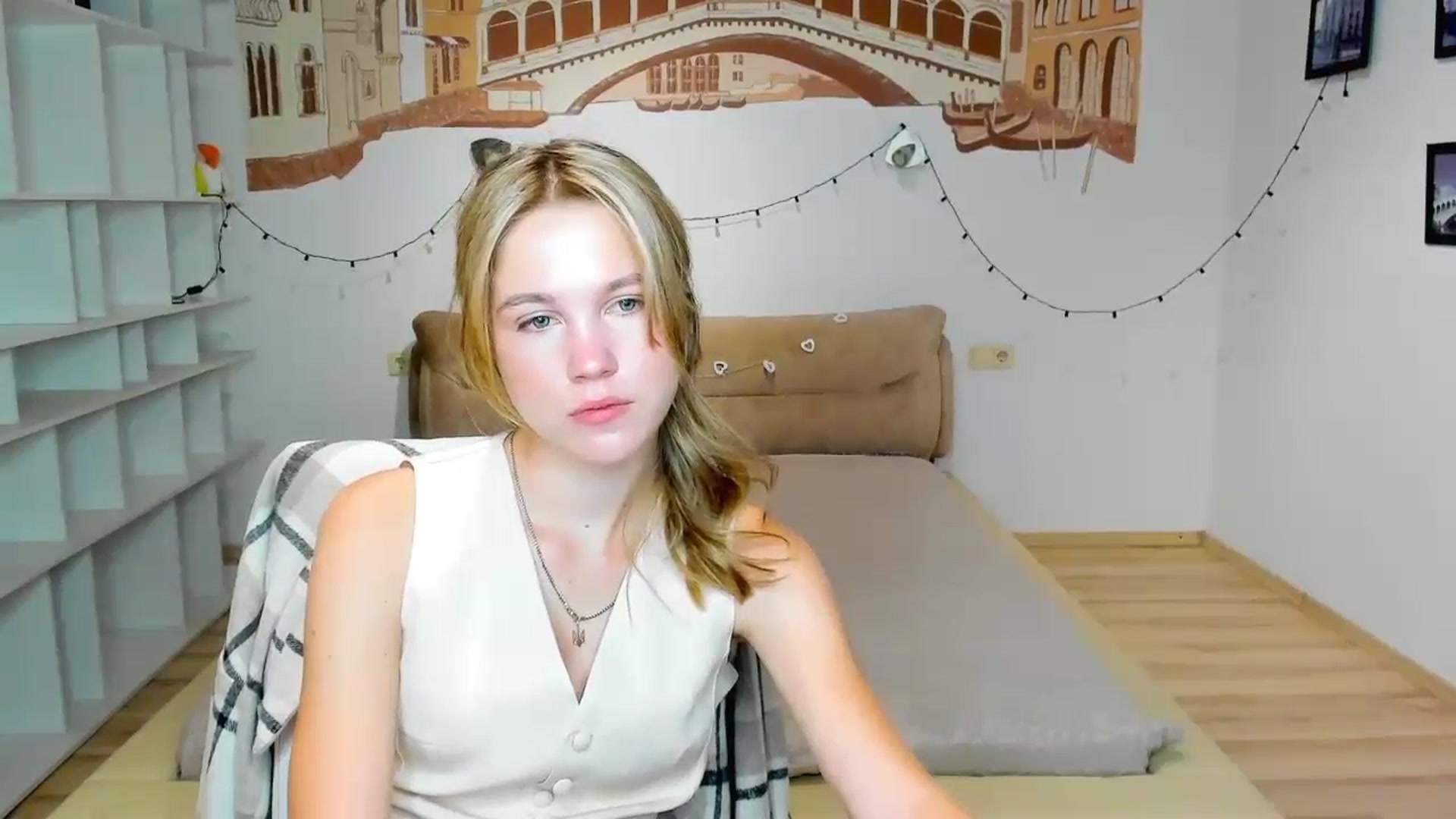 Gallery image thumbnail from Kate_Lewiss's myfreecams stream on, 09/19/2024, 06:26 image 18 of 20