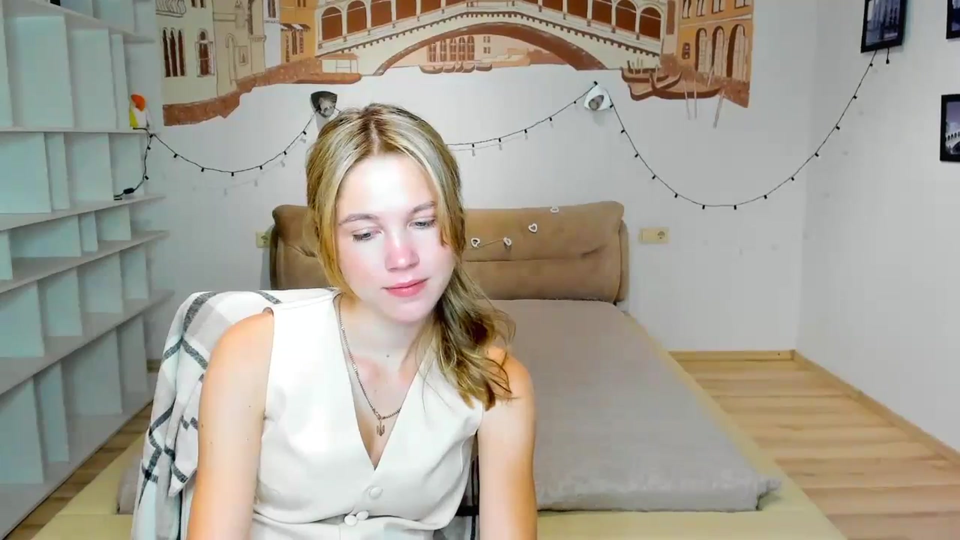 Gallery image thumbnail from Kate_Lewiss's myfreecams stream on, 09/19/2024, 06:26 image 17 of 20