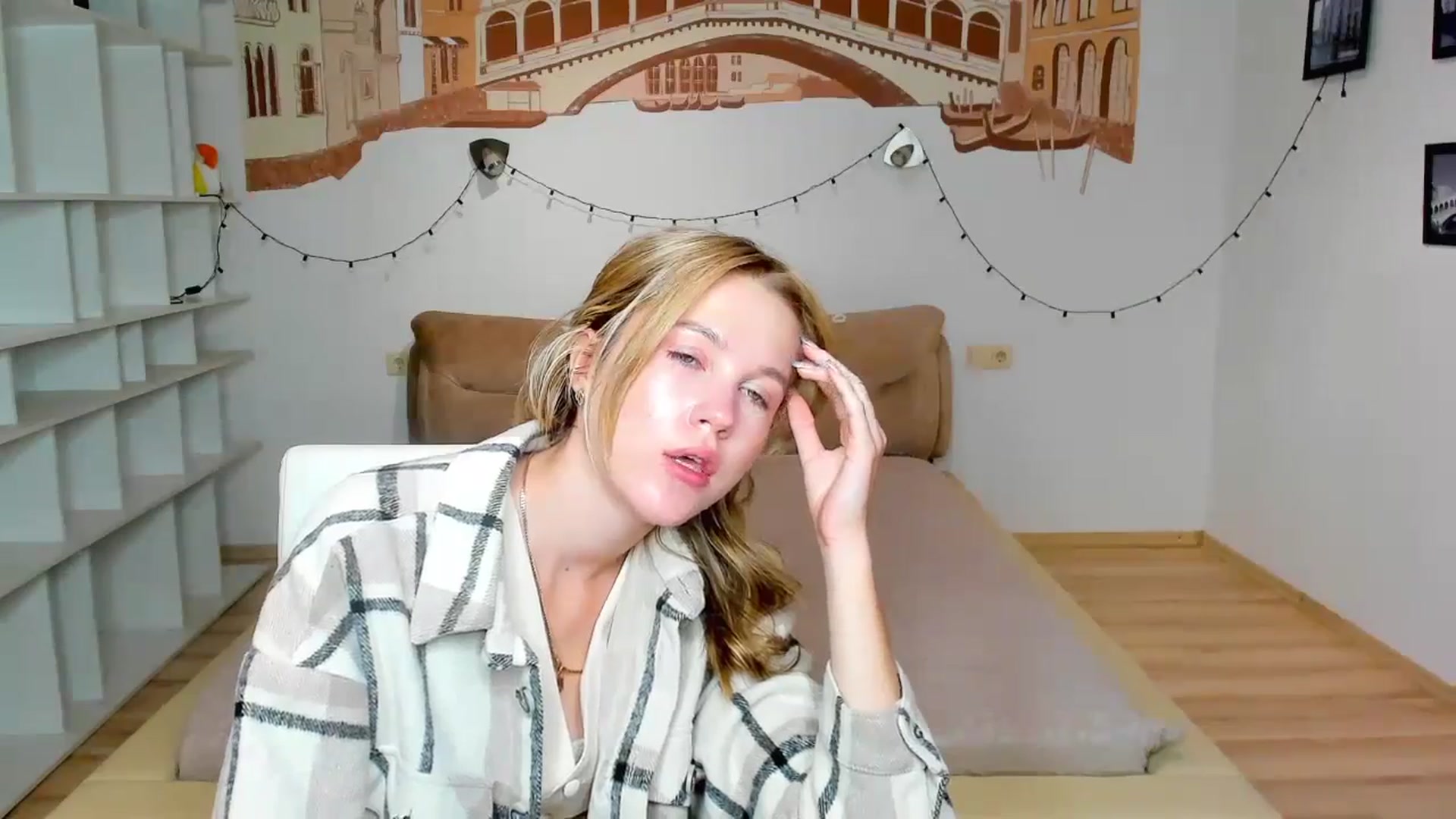 Gallery image thumbnail from Kate_Lewiss's myfreecams stream on, 09/19/2024, 08:22 image 3 of 20