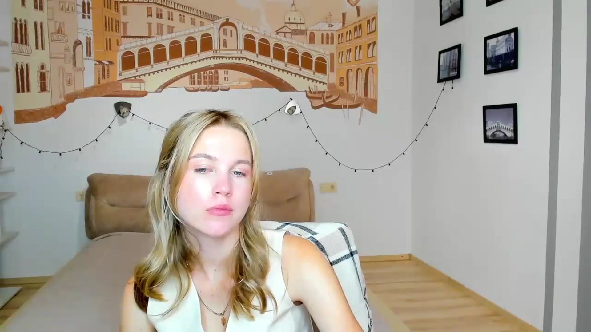 Gallery image thumbnail from Kate_Lewiss's myfreecams stream on, 09/19/2024, 09:50 image 11 of 20