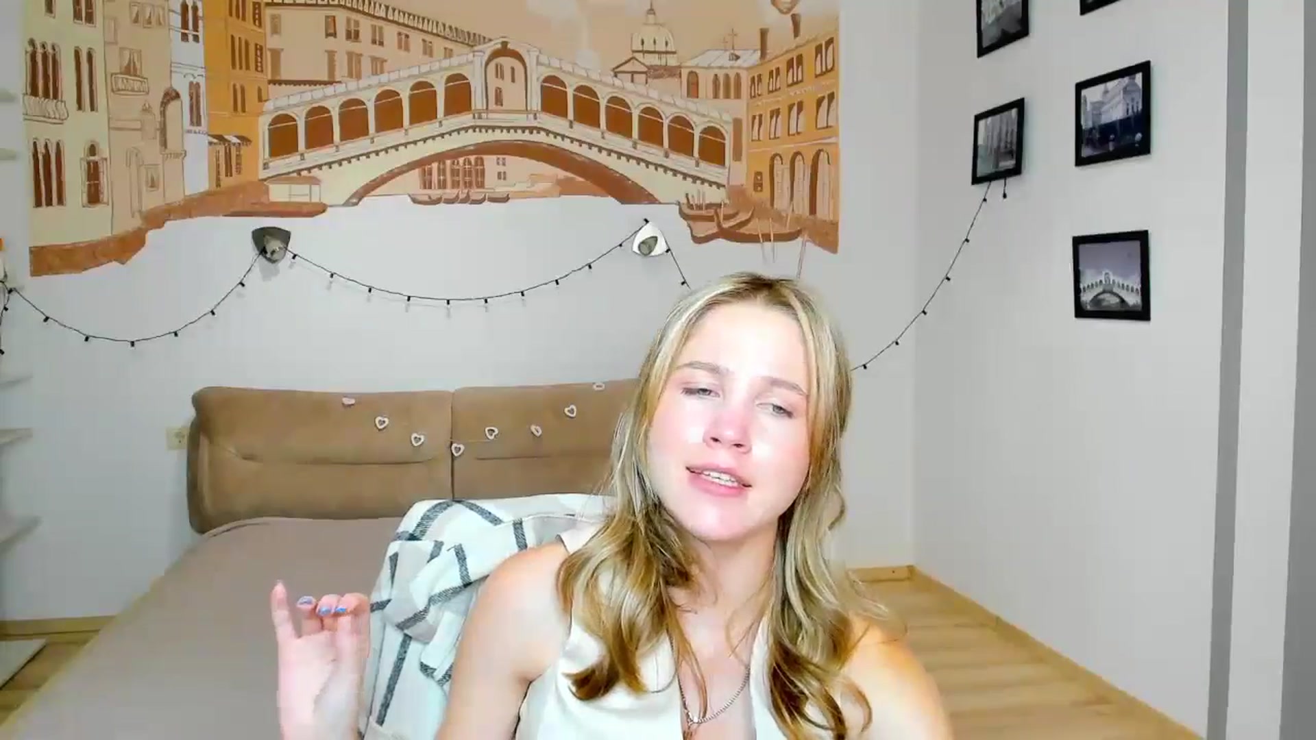 Gallery image thumbnail from Kate_Lewiss's myfreecams stream on, 09/19/2024, 11:05 image 3 of 20