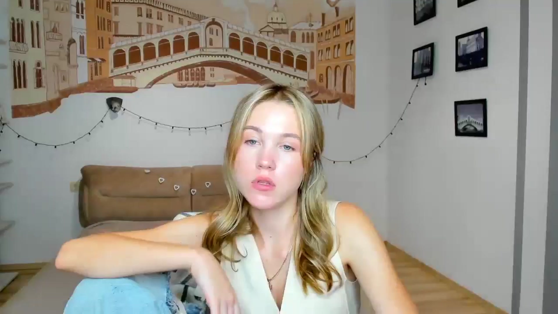 Gallery image thumbnail from Kate_Lewiss's myfreecams stream on, 09/19/2024, 11:05 image 19 of 20