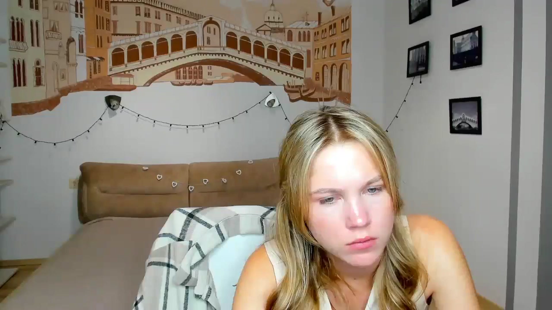 Gallery image thumbnail from Kate_Lewiss's myfreecams stream on, 09/19/2024, 11:05 image 15 of 20