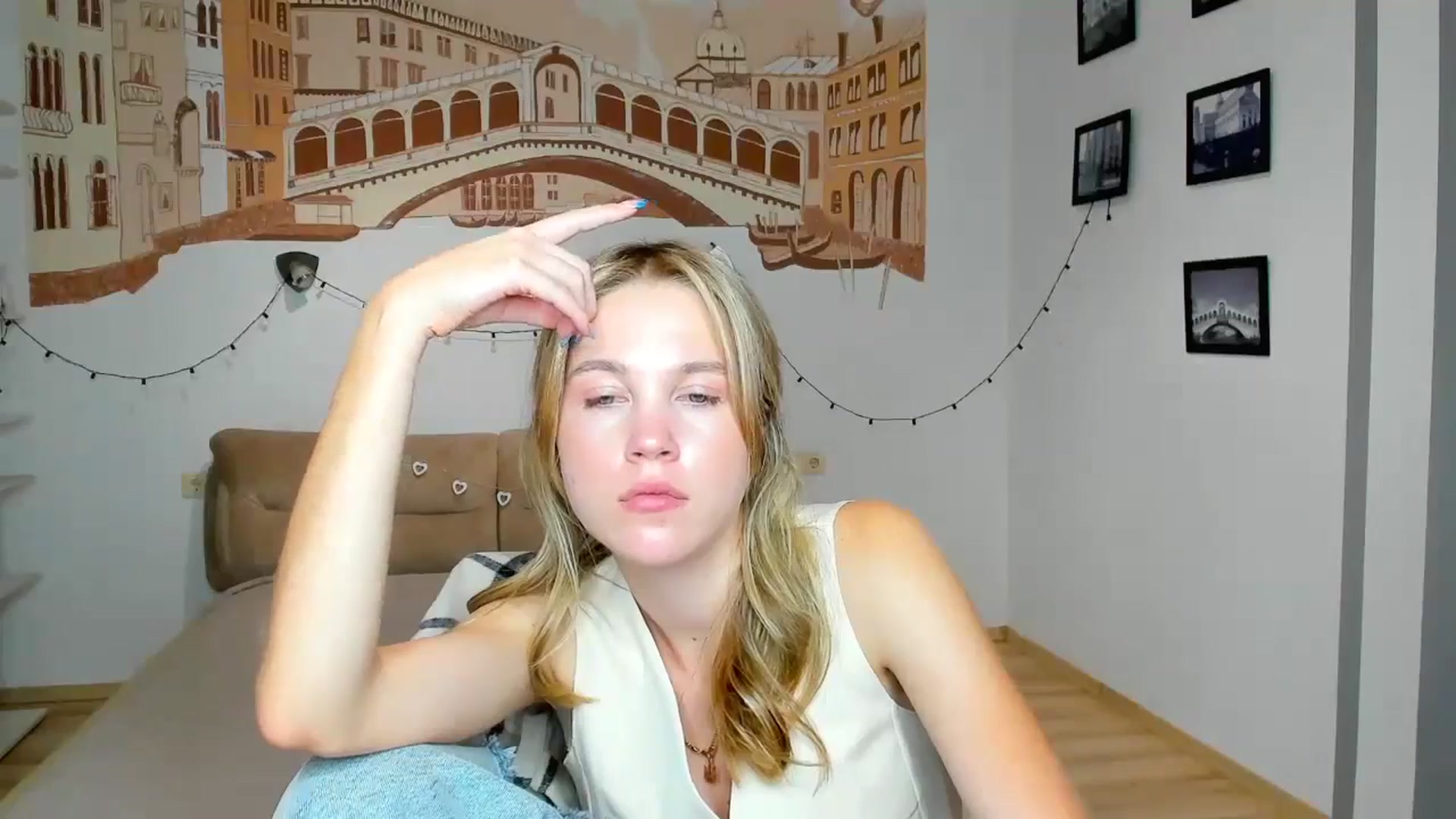 Gallery image thumbnail from Kate_Lewiss's myfreecams stream on, 09/19/2024, 11:05 image 16 of 20