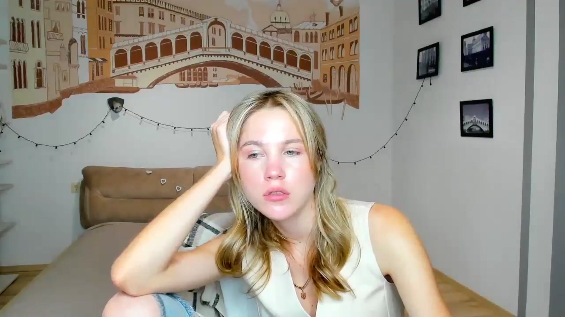 Gallery image thumbnail from Kate_Lewiss's myfreecams stream on, 09/19/2024, 11:05 image 13 of 20