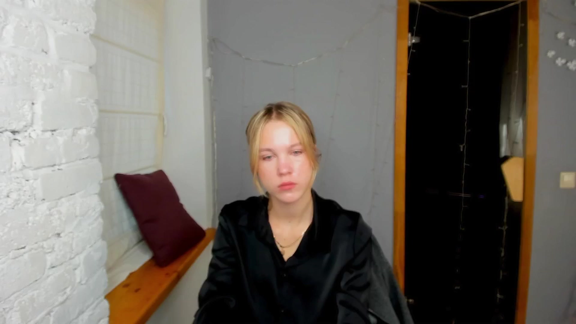 Gallery image thumbnail from Kate_Lewiss's myfreecams stream on, 09/22/2024, 07:29 image 14 of 20